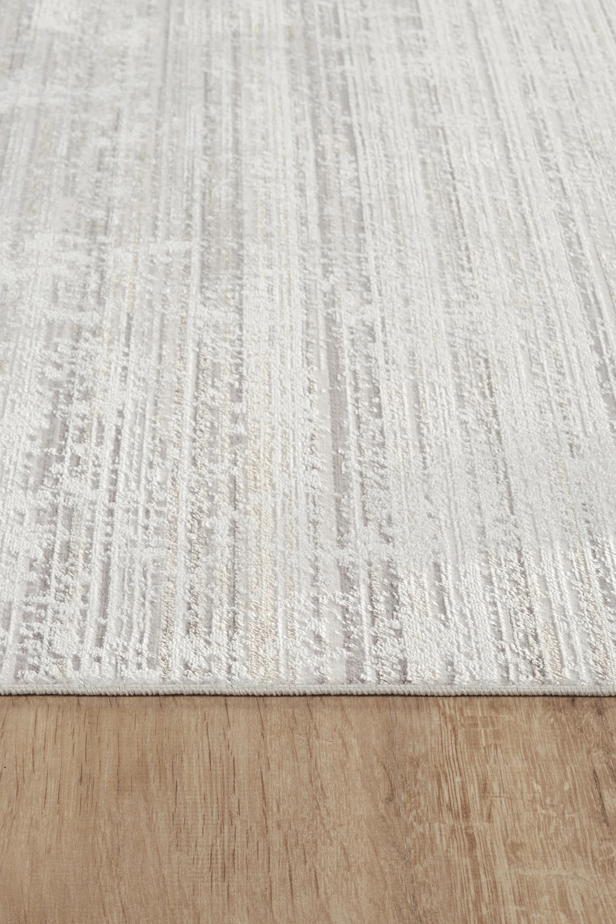 İnce Akrilik Kadife Halı – Parlak, Yumuşak Dokulu, Kaydırmaz Tabanlı, Makinada Yıkanabilir