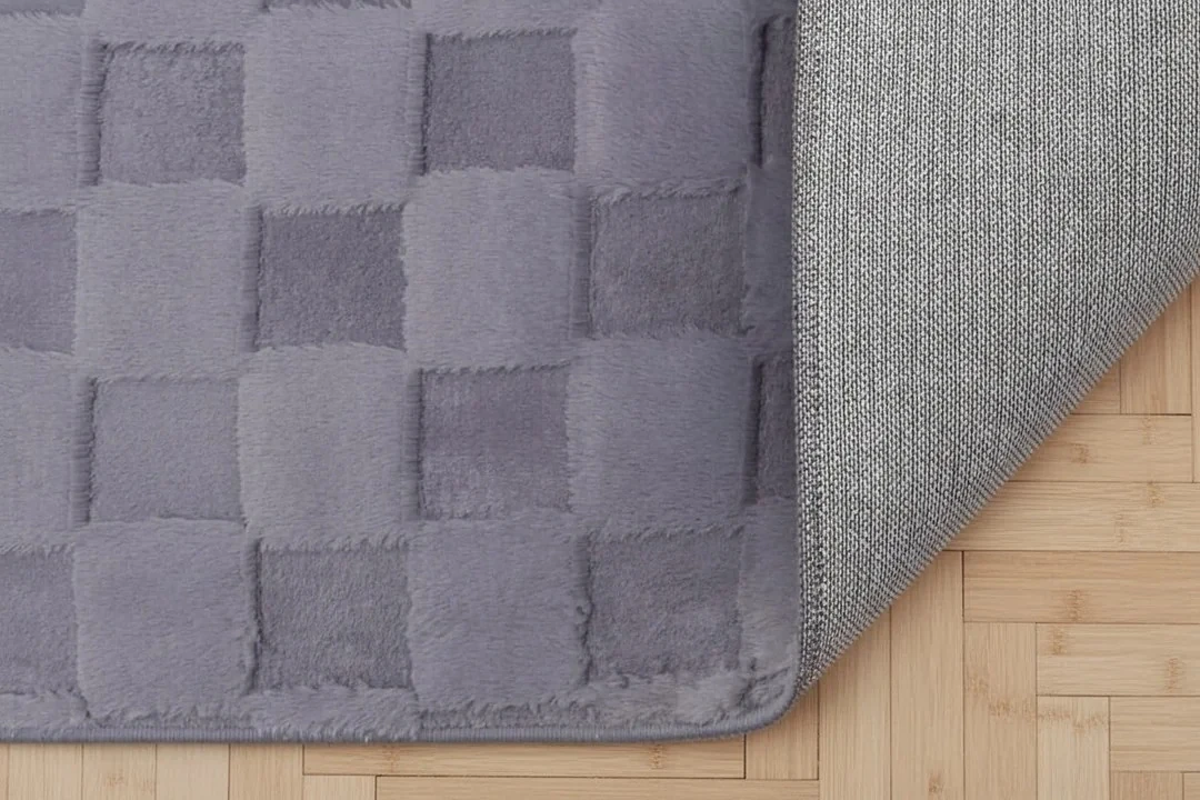 Kaydırmaz Taban Desenli Peluş Halı – Yumuşak Dokulu, Makinada Yıkanabilir, Toz Tutmaz, Modern Ev Halısı - Antrasit