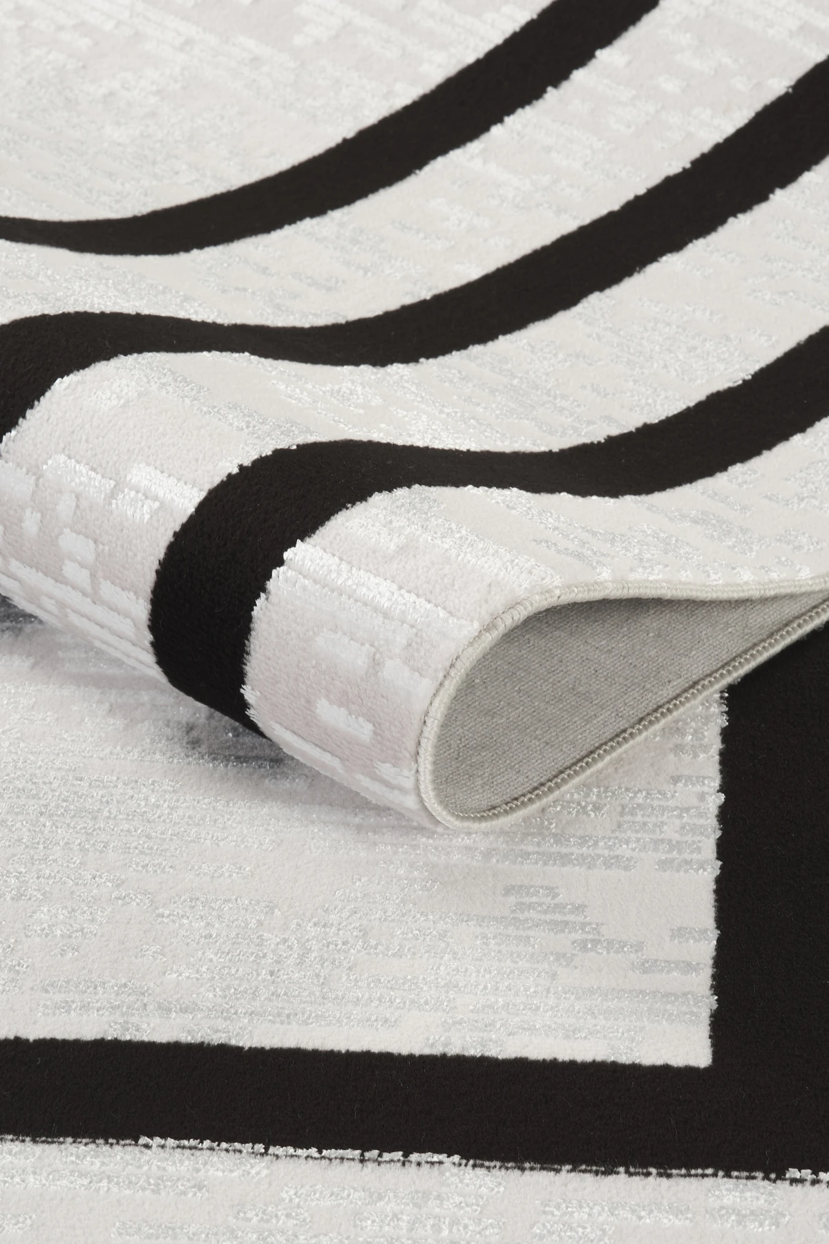 Çerçeveli Klasik Desen, Parlak Yüzey, Yıkanabilir Halı Gri-Antrasit Monza Kadife (2017) - Gri-Siyah