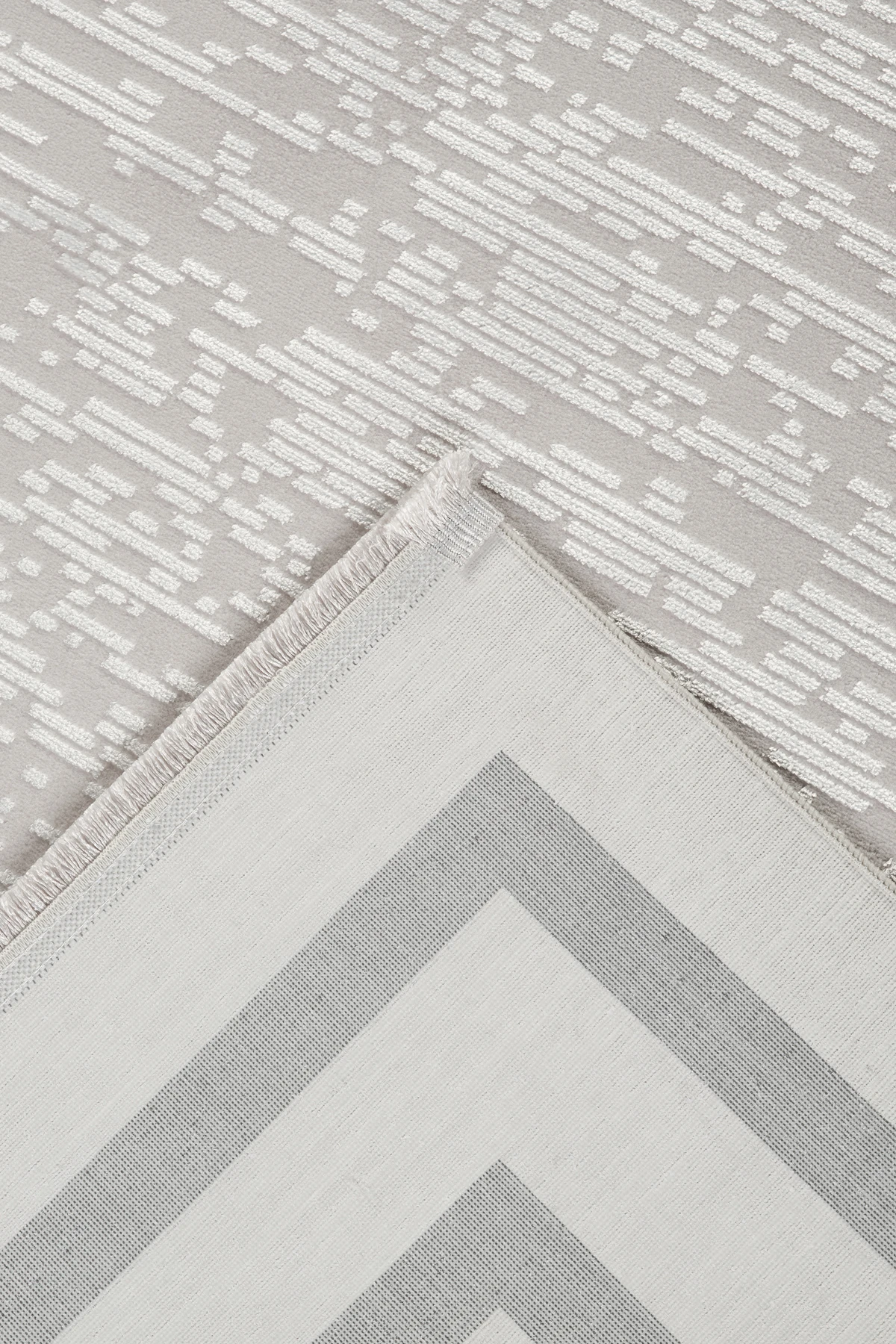 Çerçeveli Klasik Desen, Parlak Yüzey, Yıkanabilir Halı Gri-Antrasit Monza Kadife (2017) - Gri-Antrasit