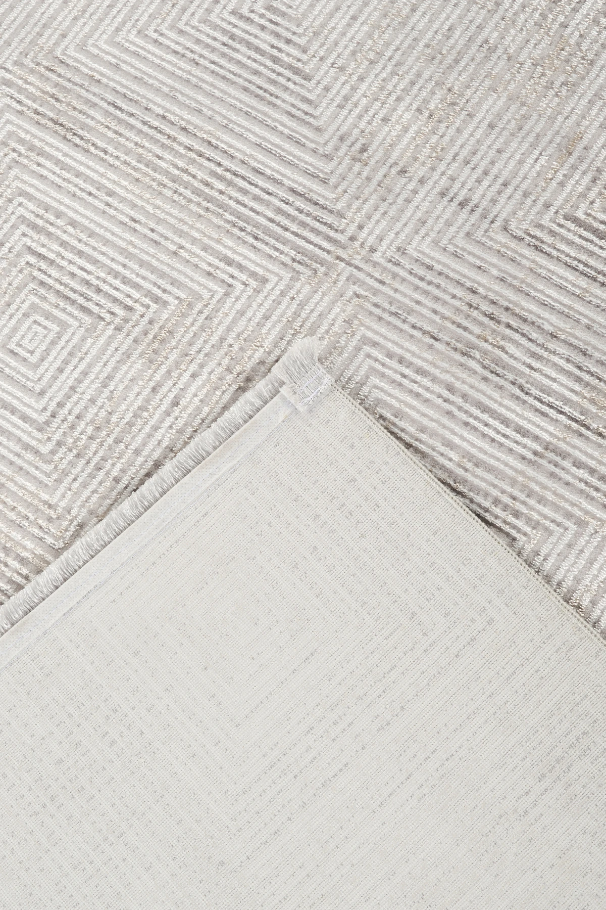 Kare Desenli Kadife Halı - İnce Akrilik, Salon, Koridor, Yıkanabilir, Kaydırmaz - Bej