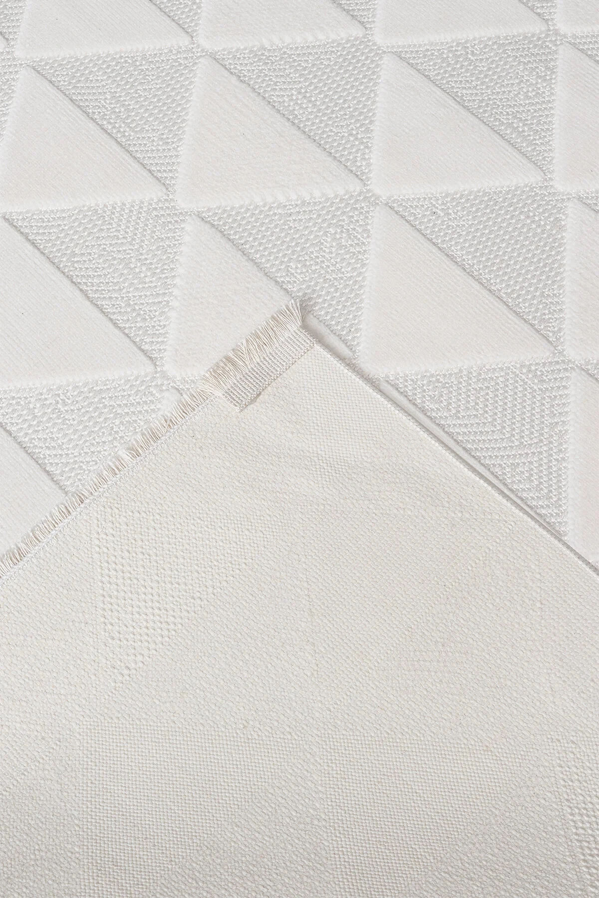 Yumuşak Dokulu Yıkanabilir Modern Üçgen Desen İskandinav Halı