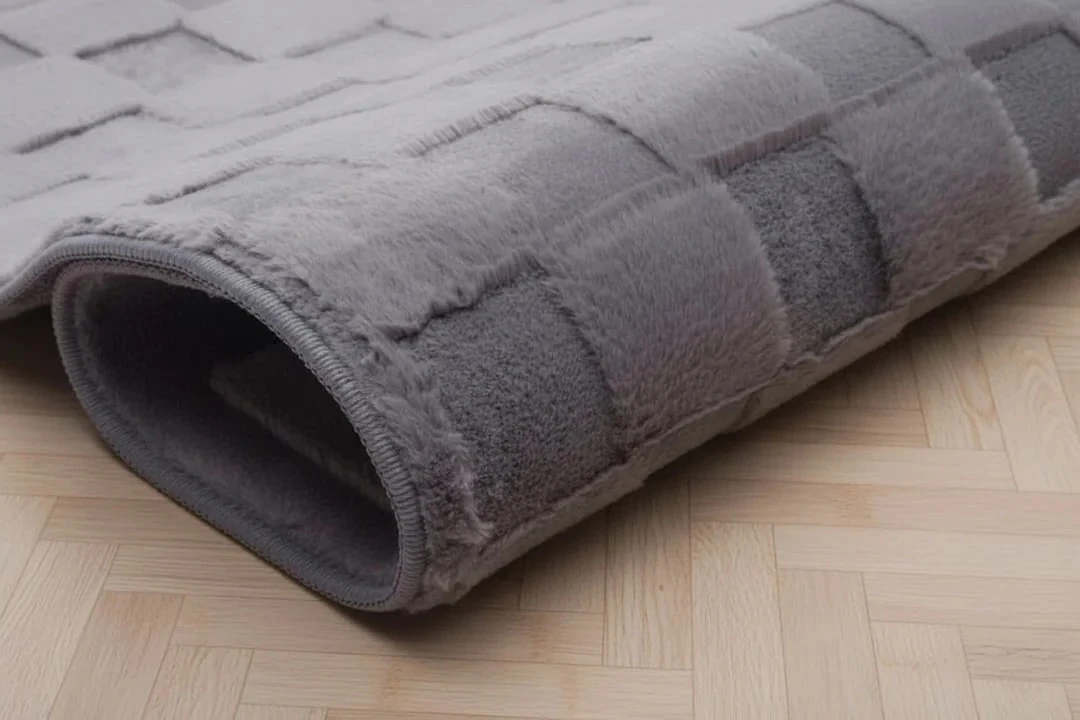 Kaydırmaz Taban Desenli Peluş Halı – Yumuşak Dokulu, Makinada Yıkanabilir, Toz Tutmaz, Modern Ev Halısı - Antrasit