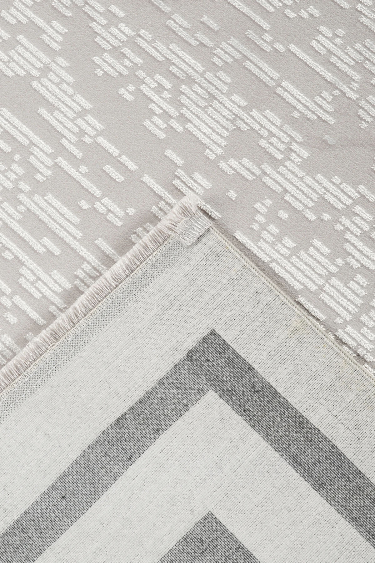 Çerçeveli Klasik Desen, Parlak Yüzey, Yıkanabilir Halı Gri-Antrasit Monza Kadife (2017) - Gri-Siyah