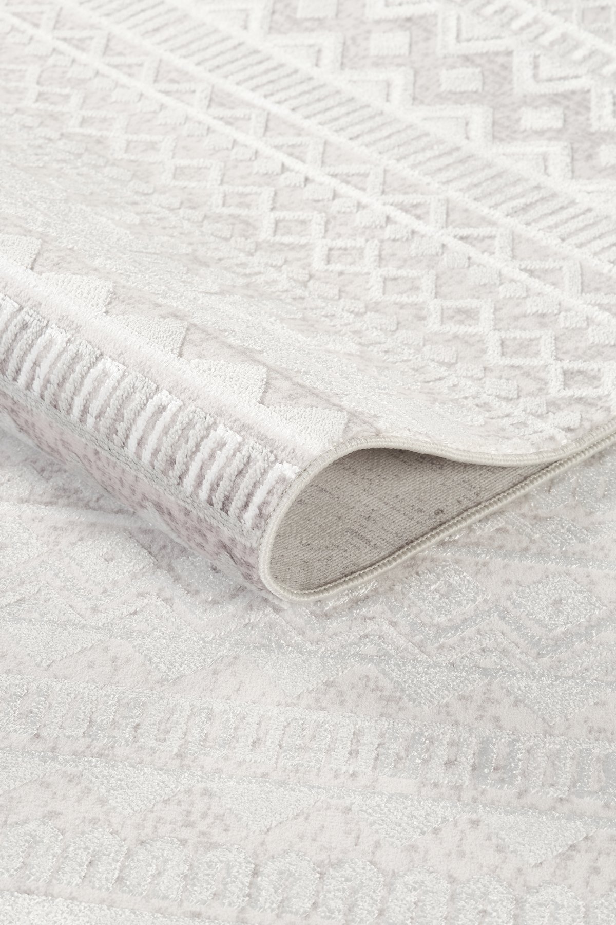 Kilim Desenli Kadife Kesme Halı – Bej & Beyaz & Gri Renk, Kaymaz Tabanlı, Yıkanabilir Halı