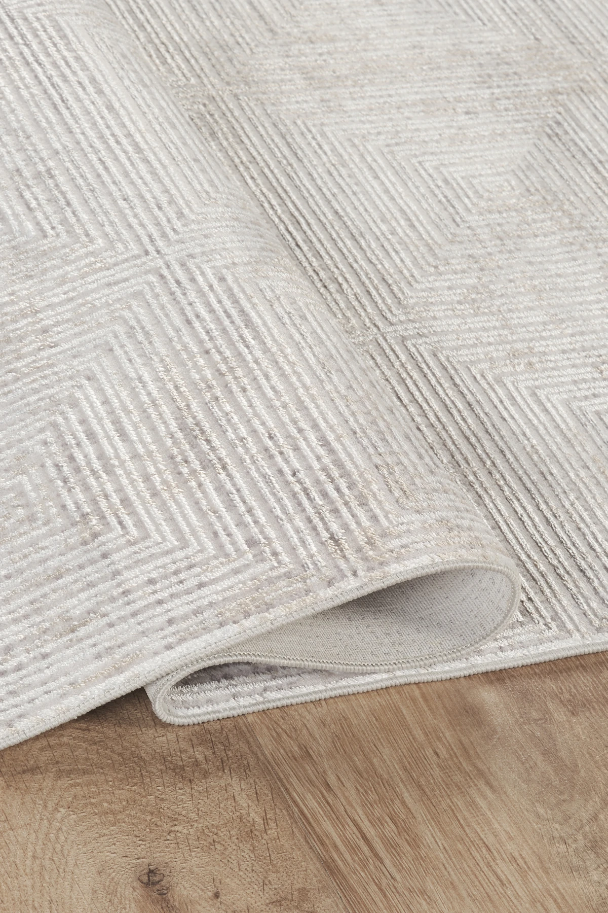 Kare Desenli Kadife Halı - İnce Akrilik, Salon, Koridor, Yıkanabilir, Kaydırmaz - Bej