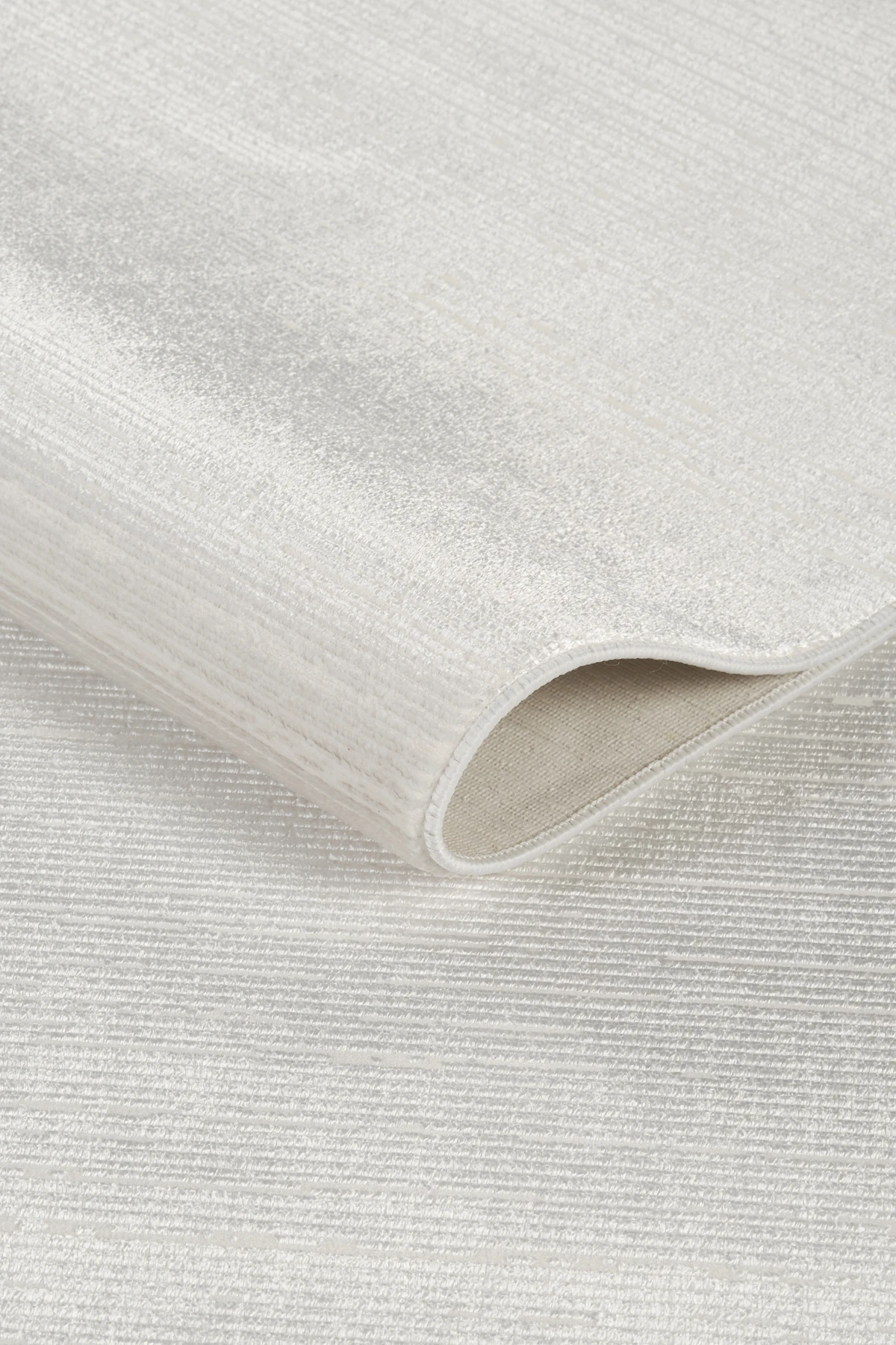 Düz ve Şık Desen, Yıkanabilir, Kaydırmaz, Toz Tutmaz Kadife Halı - Beyaz