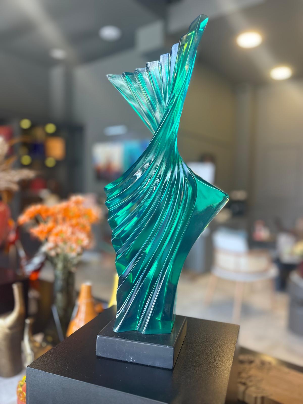 reçine soyut heykel