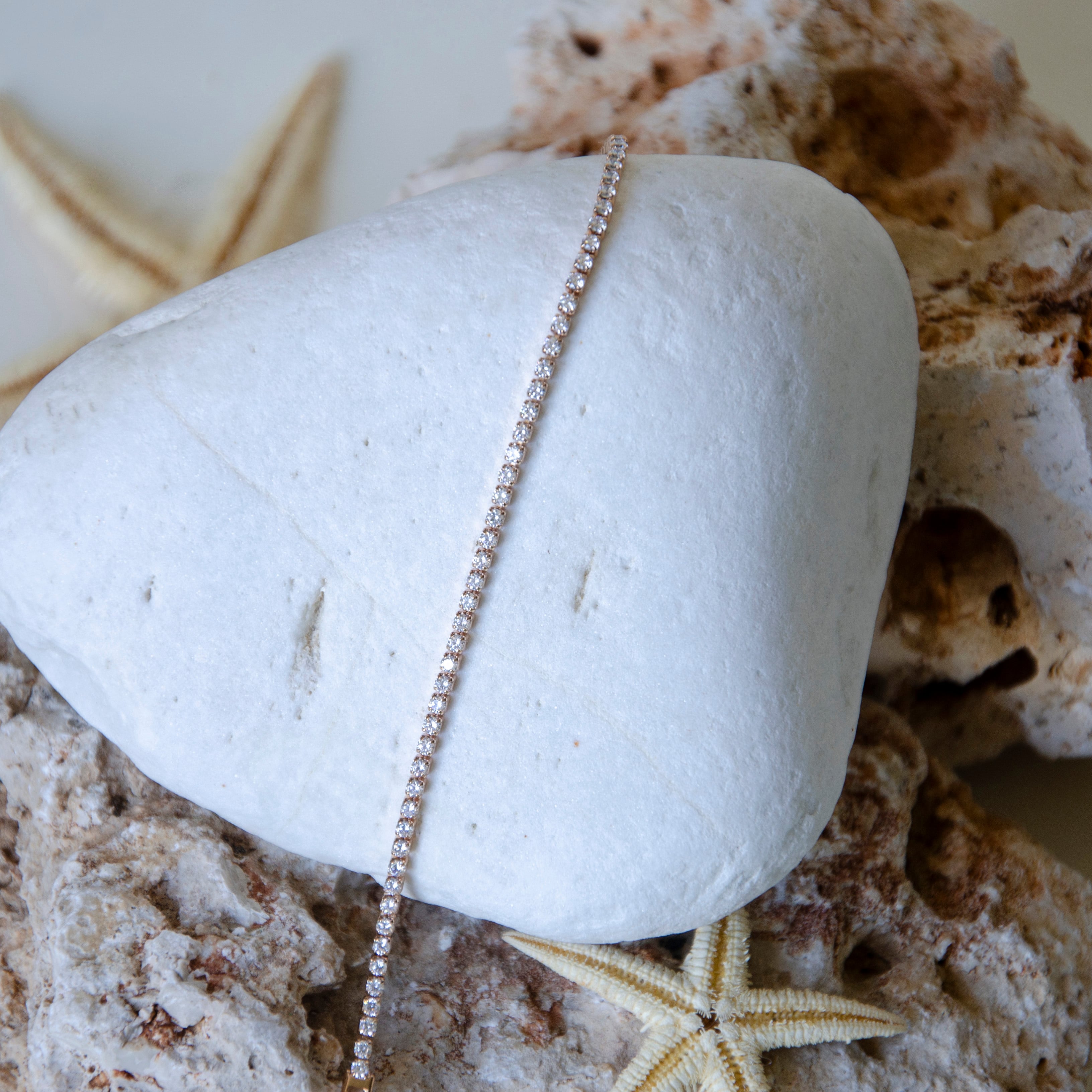 İnce ve Zarif Rose Gold Xuping Su Yolu Bileklik - Minimalist Işıltı