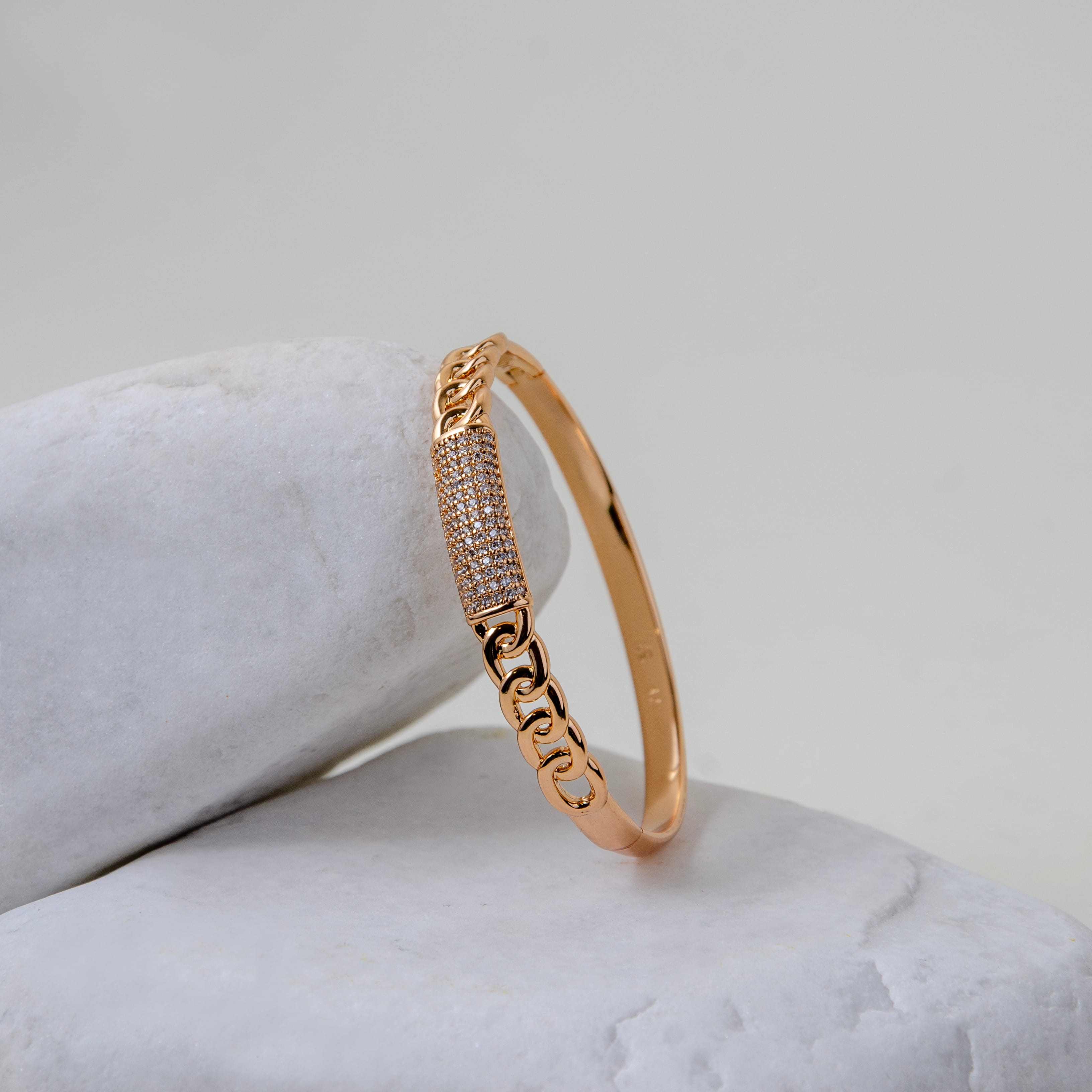 Xuping Rose Kelepçe Bileklik - Pave Taşlı Zincir Detaylı