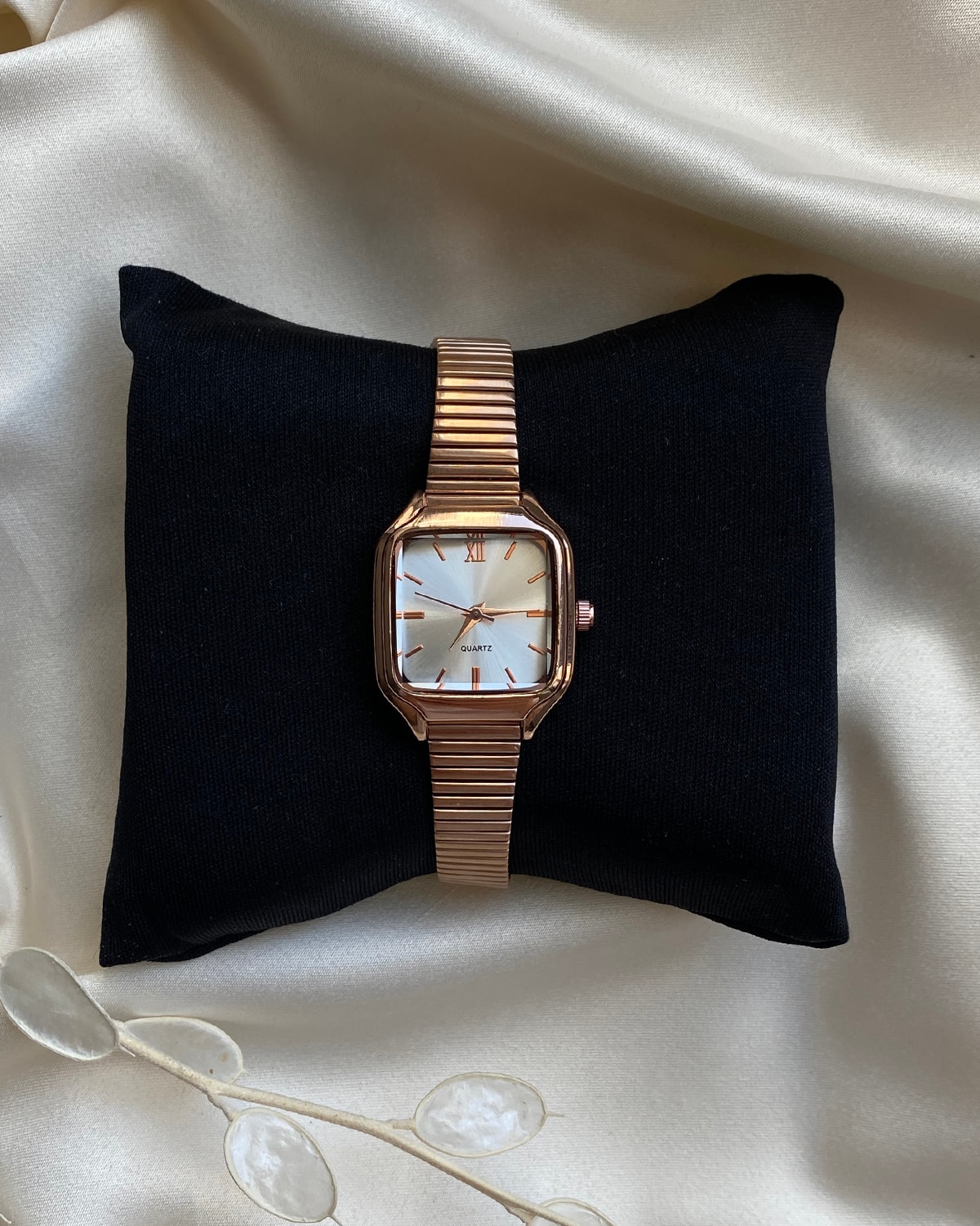 Rose Renk Çelik Ekspansiyon Kordonlu Kadın Saati