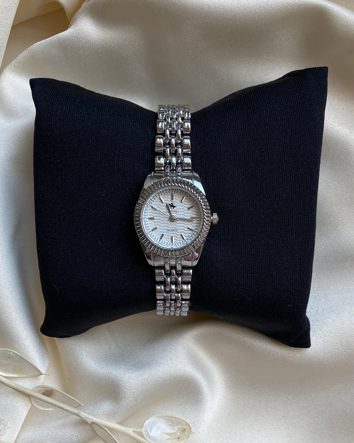 Gümüş Renk Yivli Bezel Çelik Kordon Kadın Saati