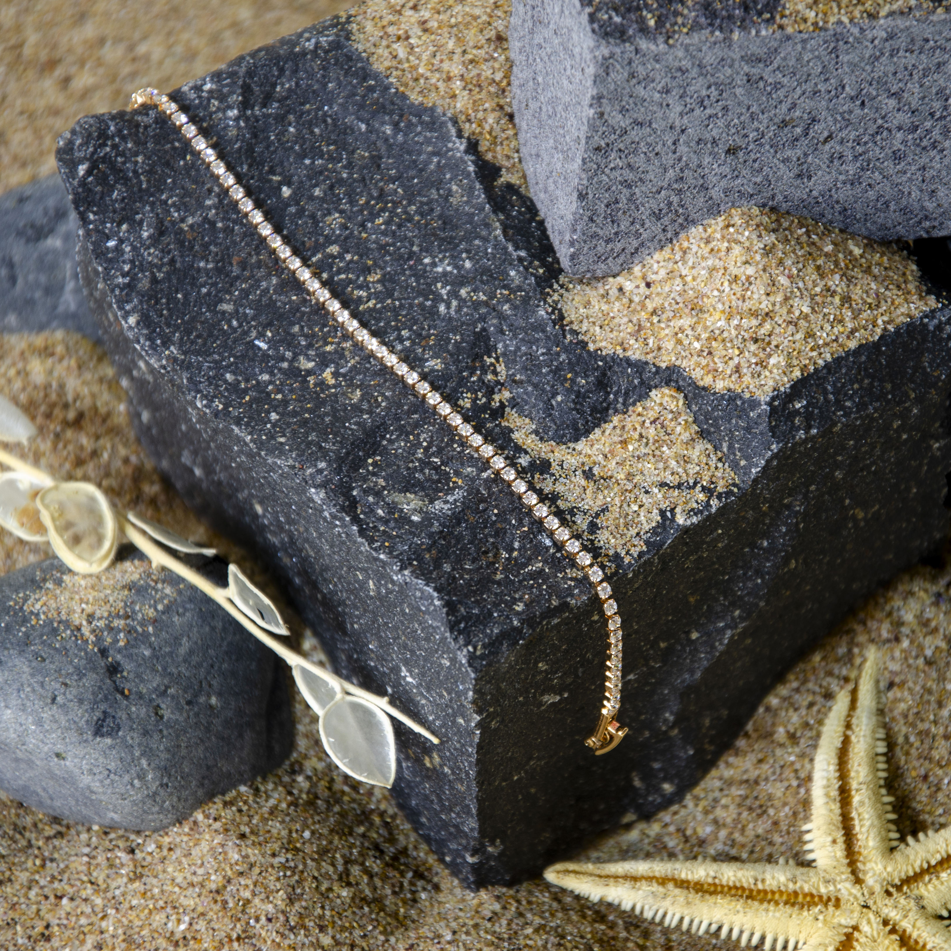 İnce ve Zarif Rose Gold Xuping Su Yolu Bileklik - Minimalist Işıltı