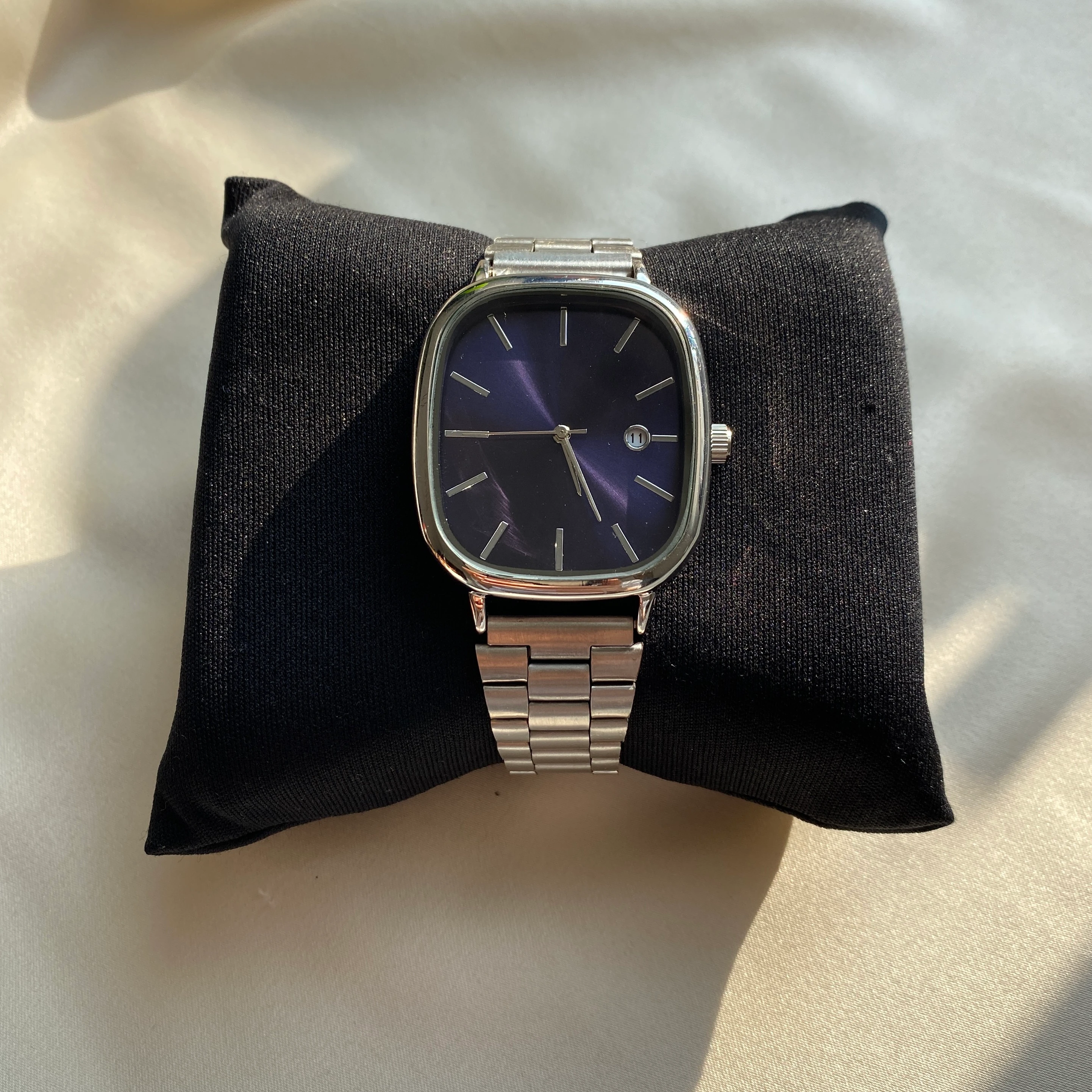 Lacivert Kadran Gümüş Metal Takvimli Çift Saati 