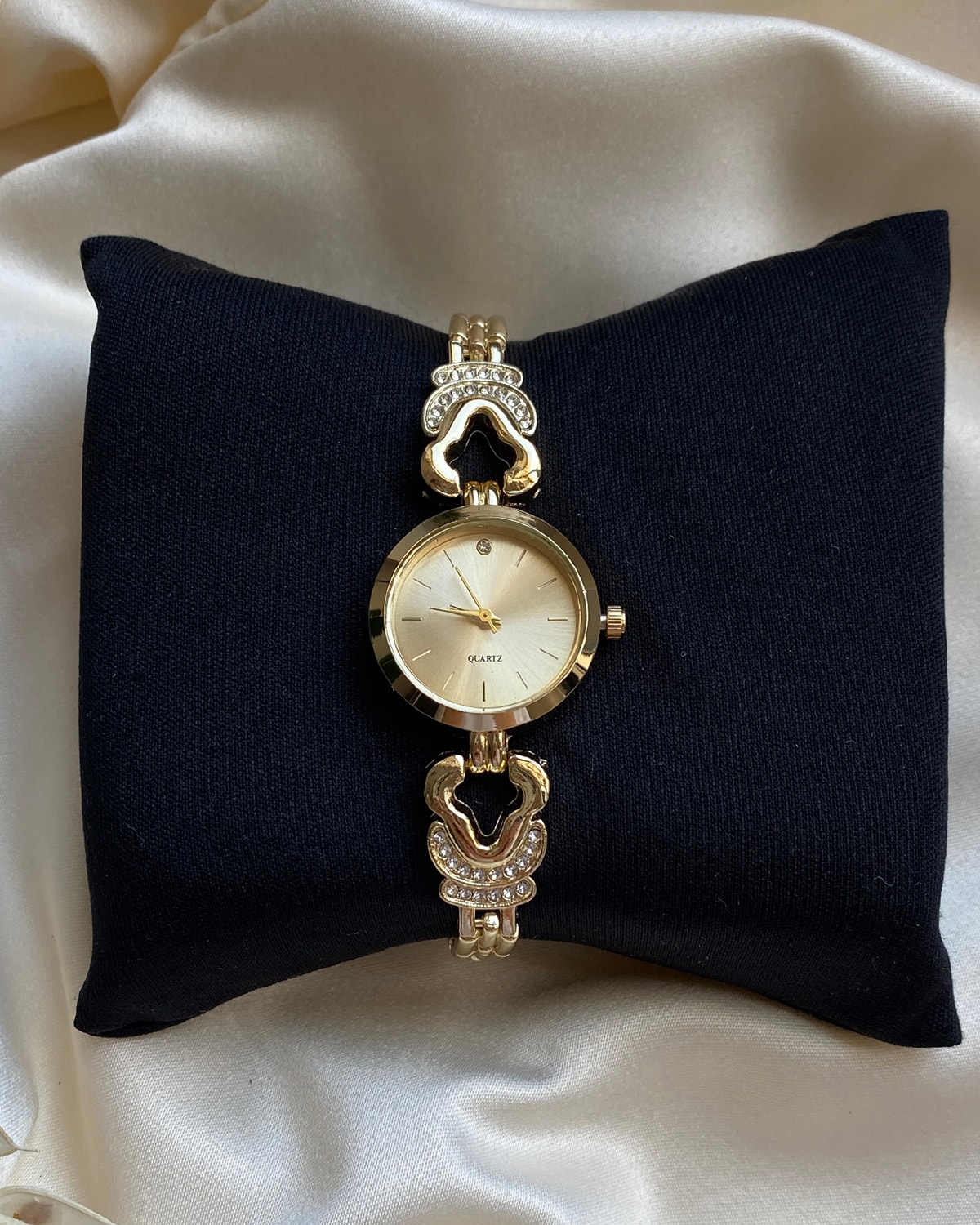 Altın Rengi Taş Detaylı Bileklik Kordon Kadın Saati