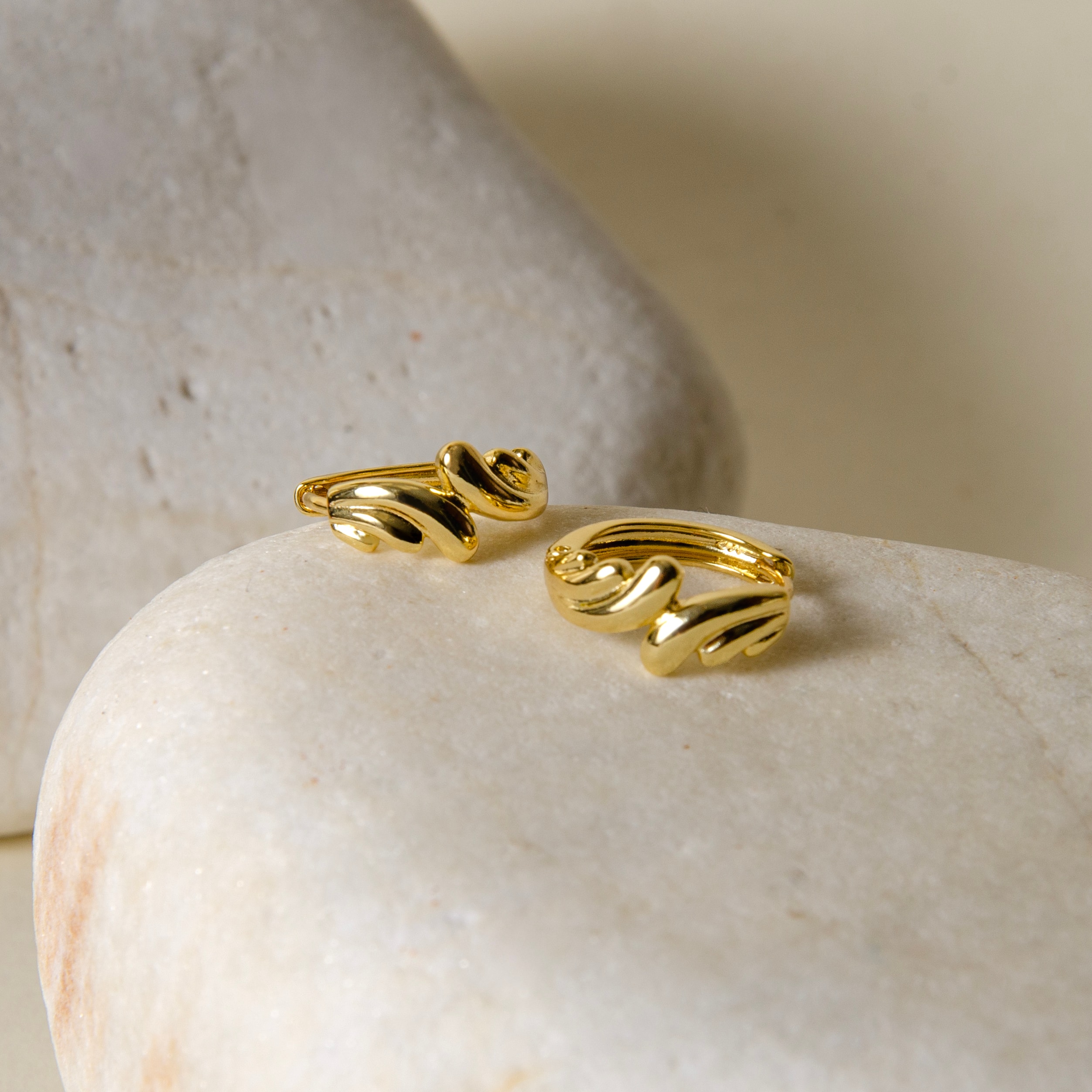 Organik Hatlı Halka Küpe