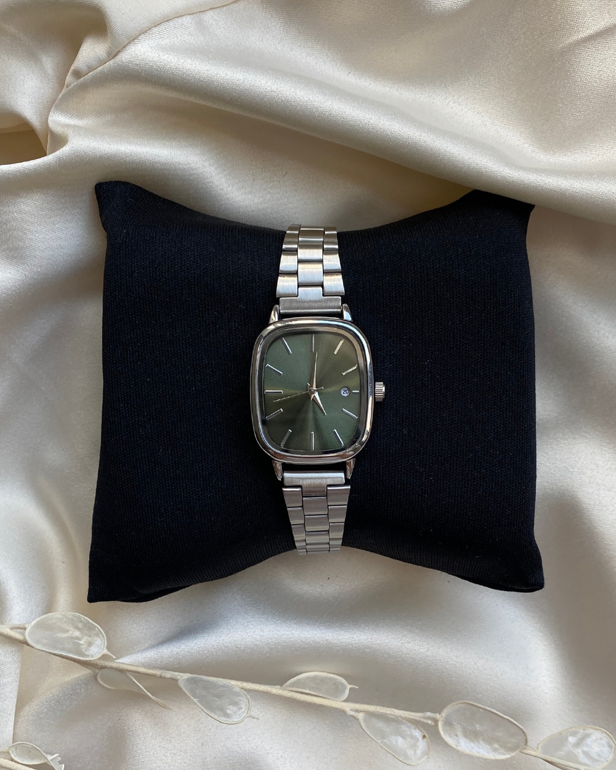 Yeşil Kadran Gümüş Metal Takvimli Kadın Saati