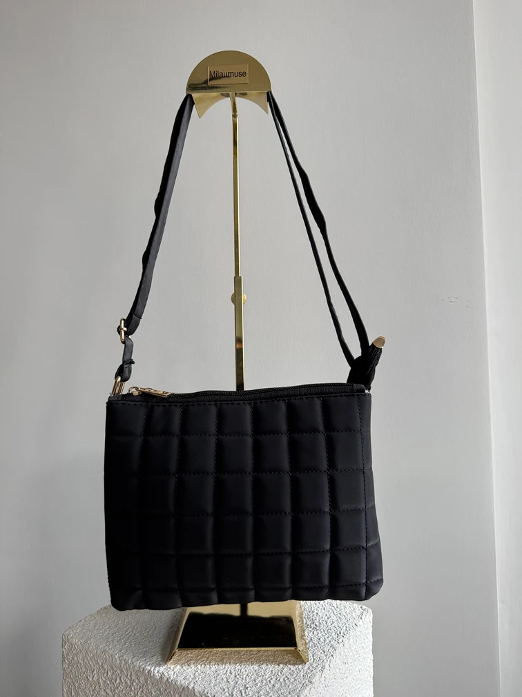 Aosta  Paraşüt Saten Kumaş Çapraz Çok Gözlü  Bayan Çanta Siyah