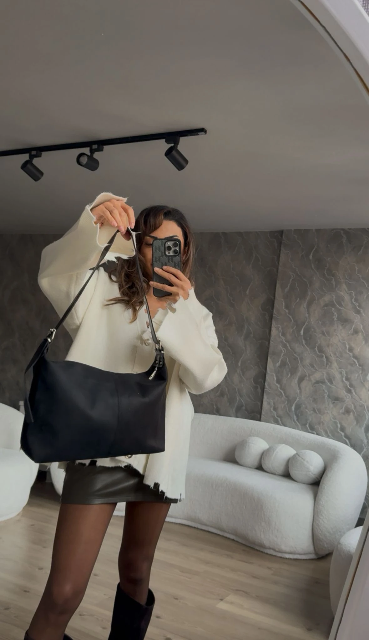 Dayton OMUZ ve El Çatlak Rugan Deri Bayan Çanta Siyah Süet