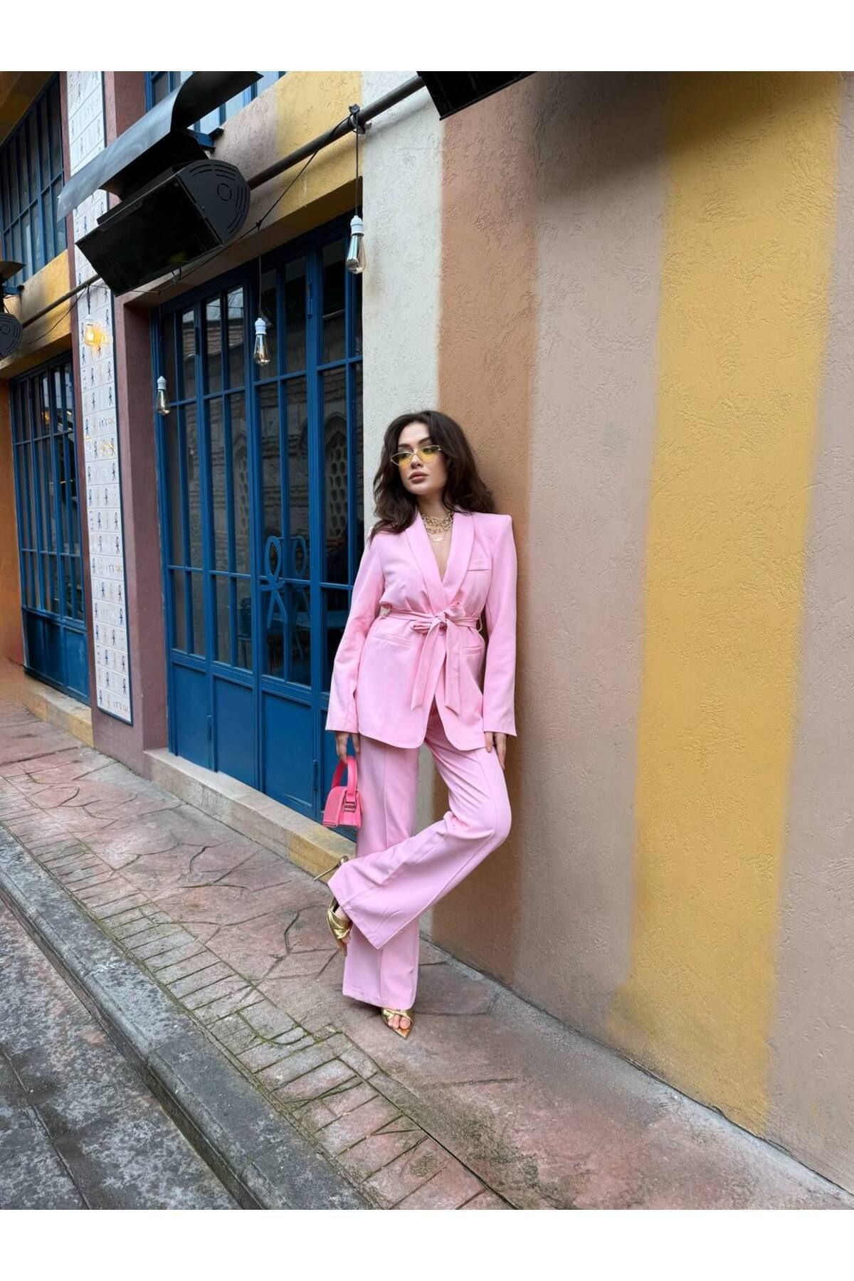 Kuşaklı Ceket Pantolon Takım