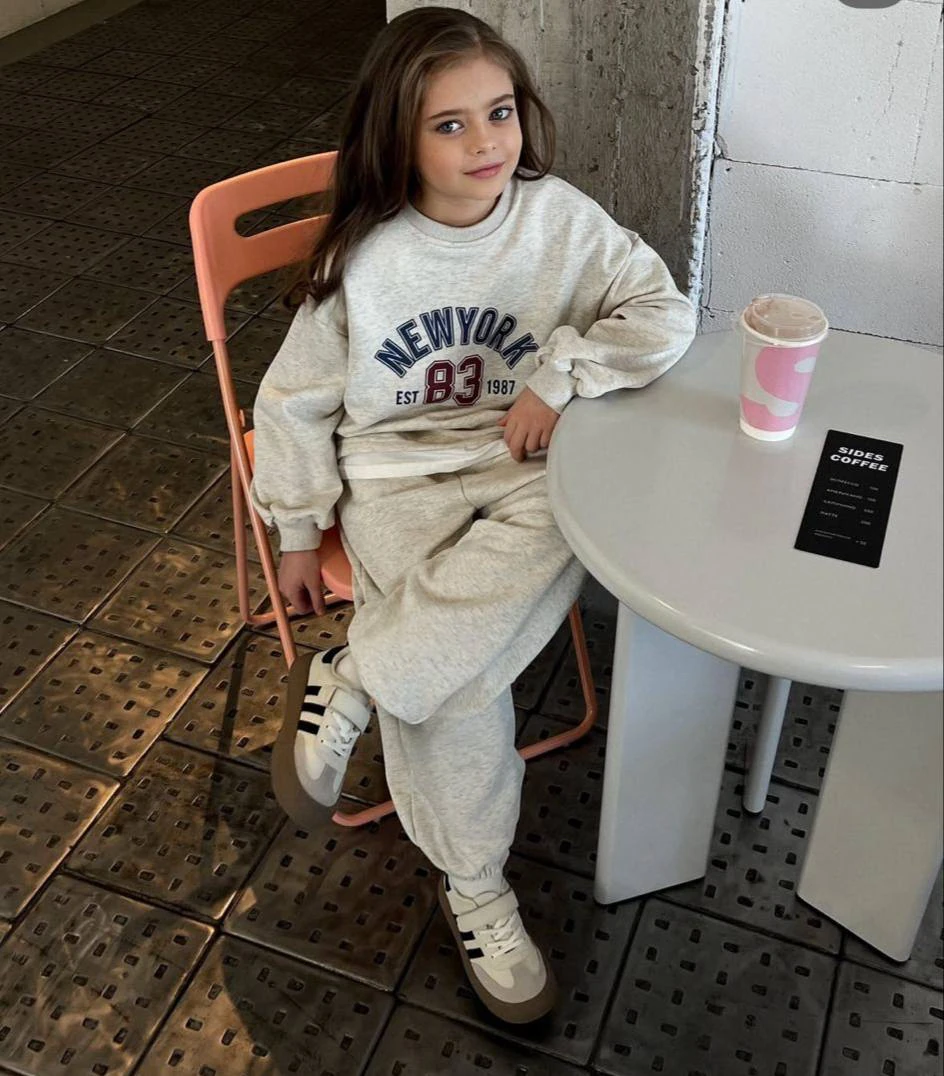 New York 83 Sloganlı Takım