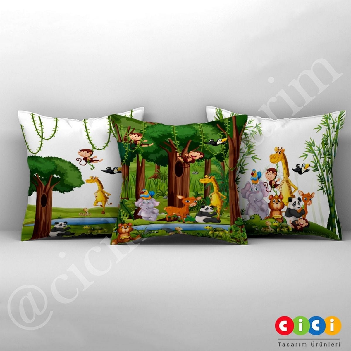 Ormanda Hayvanlar Kırlent Kılıfı