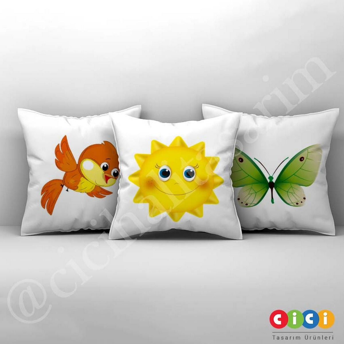 Kuş Kelebekler Bulutlar Güneş ve Zürafa Kırlent Kılıfı