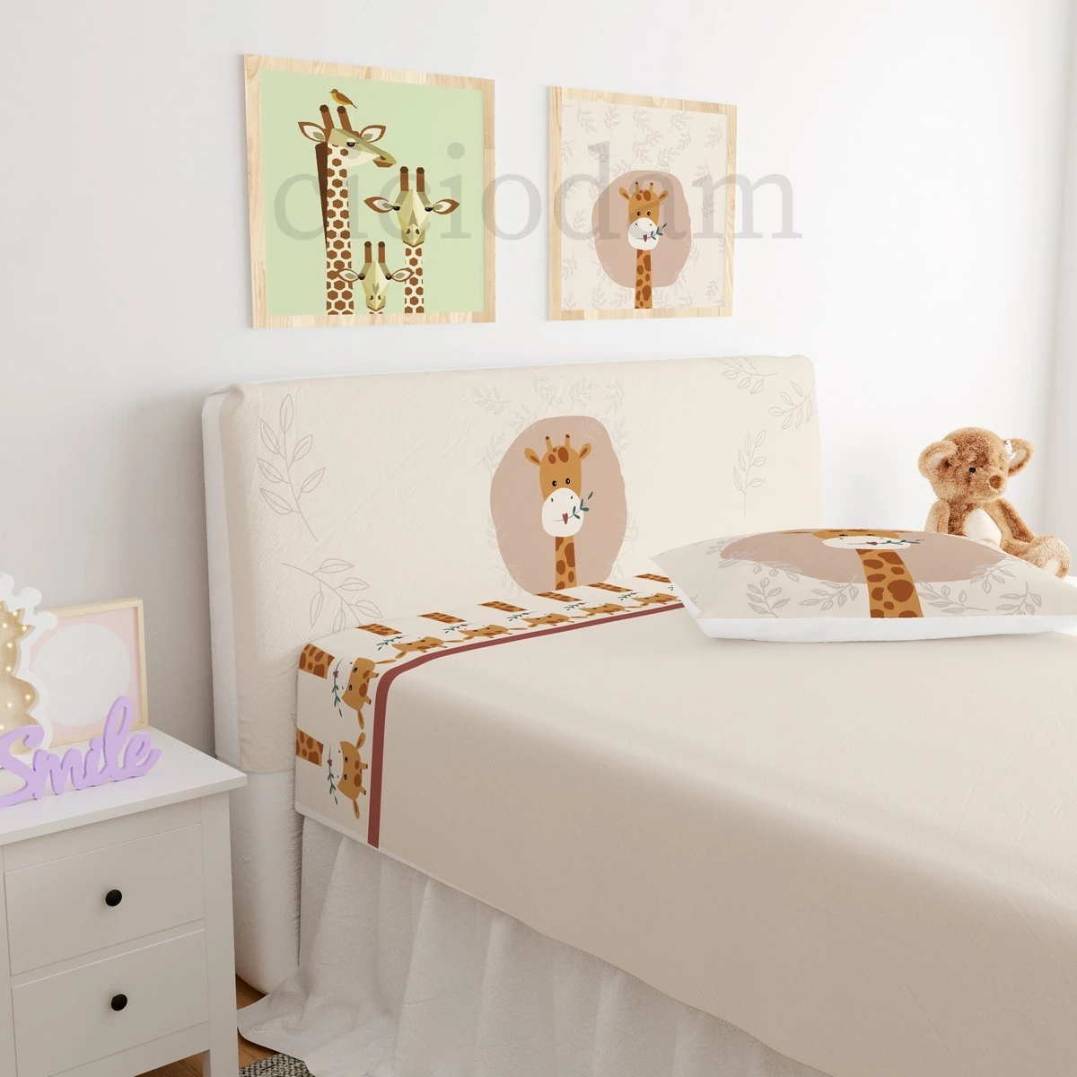 Zürafa ve Yeşil Dal Yapraklar  Başlık Kılıfı