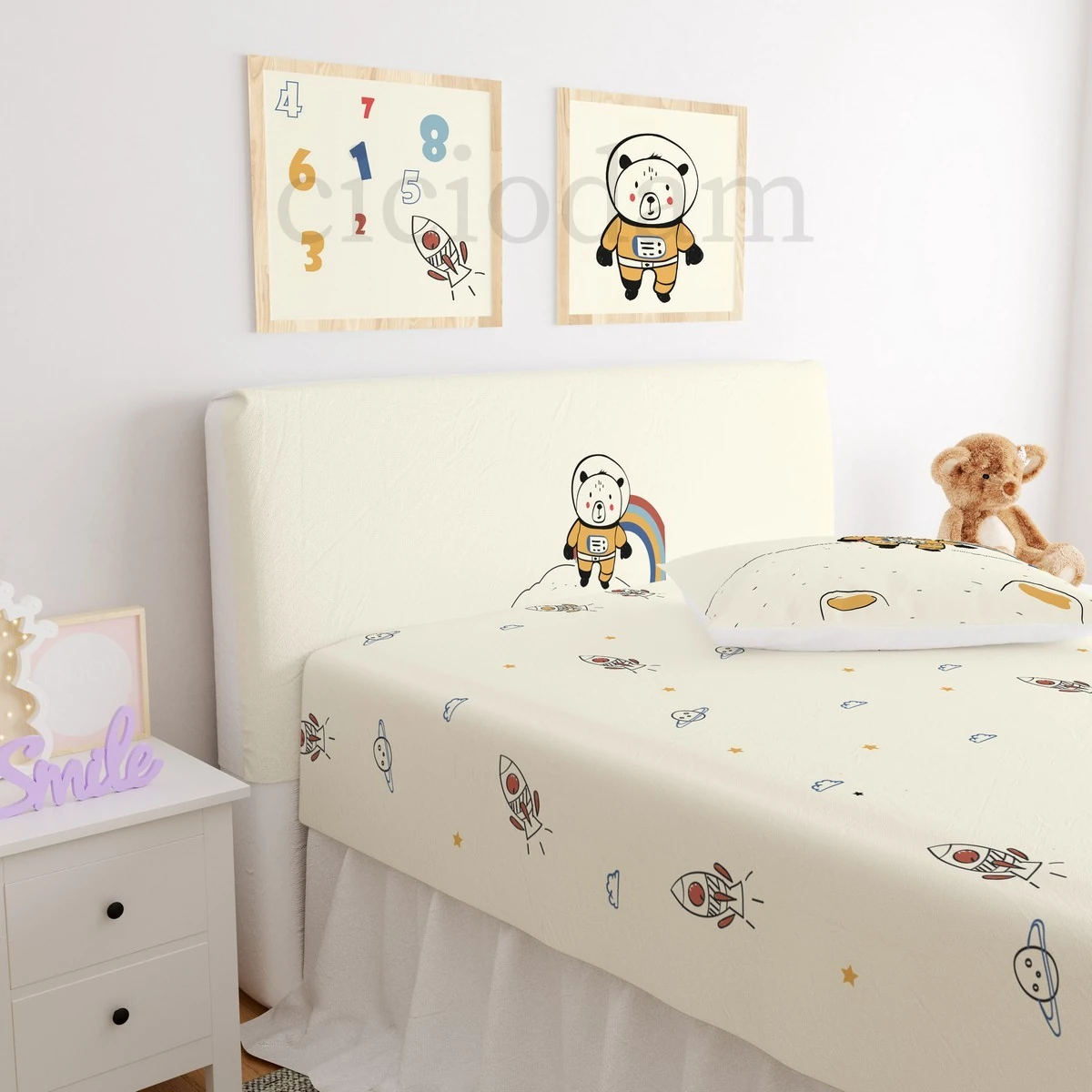 Astronot Ayı Gezegen Gökkuşağı Ve Roket Başlık Kılıfı