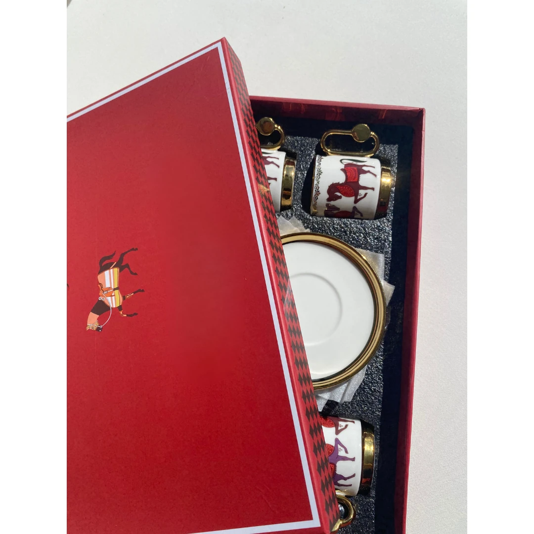 6 Kişilik Çift At Figürlü Porselen Kahve Fincan Takımı - Beyaz ve Altın Detaylı Şık Set