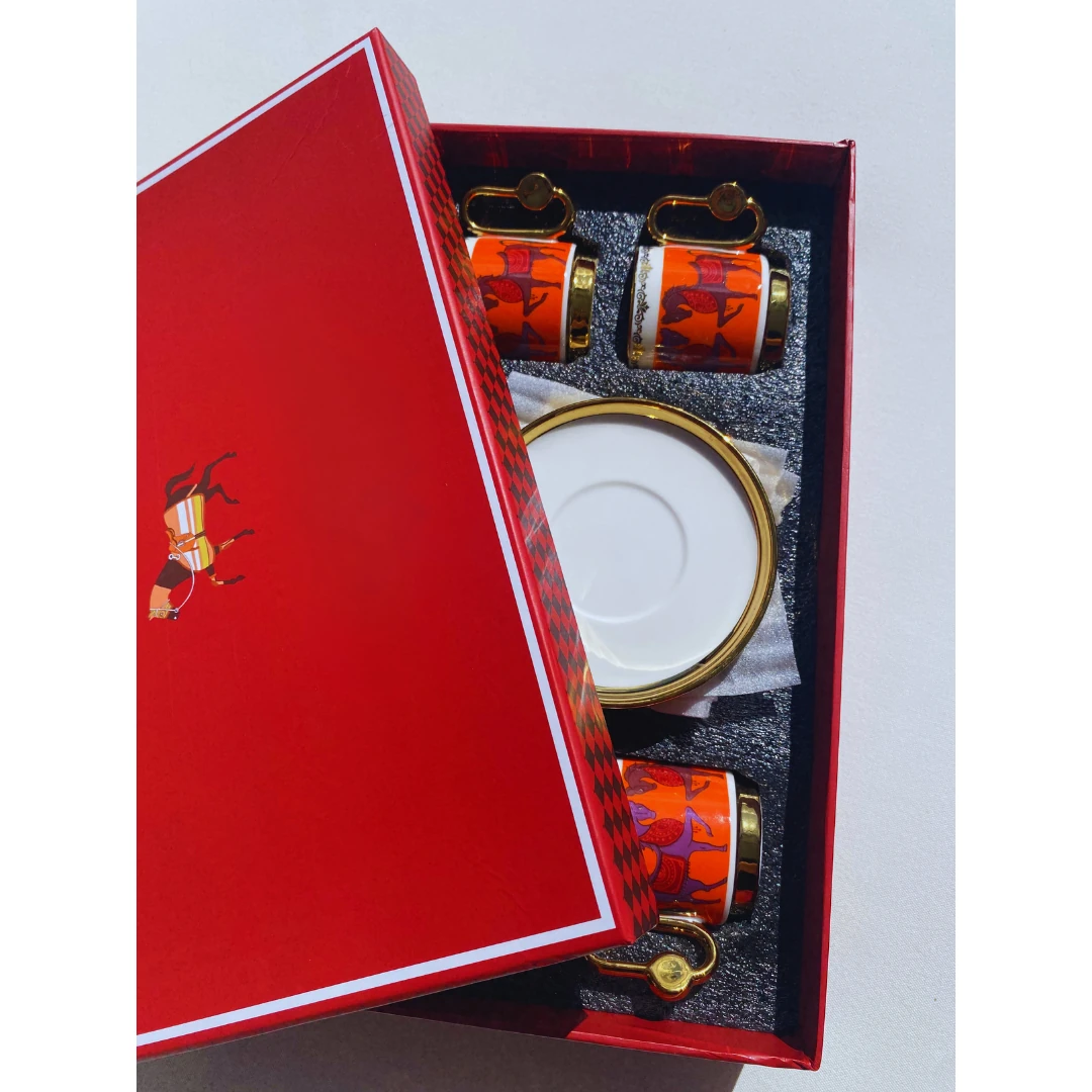 6 Kişilik Modern Çift At Desenli Turuncu Porselen Kahve Fincan Takımı - Altın Detaylı Şık Sunum Set