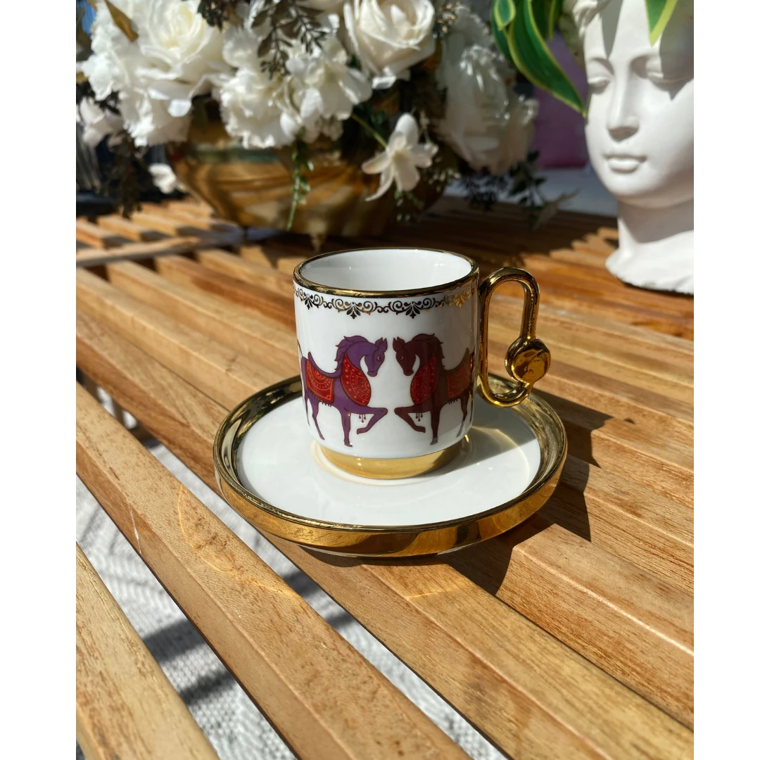 6 Kişilik Çift At Figürlü Porselen Kahve Fincan Takımı - Beyaz ve Altın Detaylı Şık Set