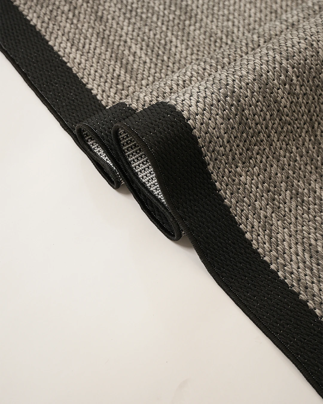 Arzen Sisal Serisi Siyah Bordür Gri Tasarım Sisal Halı -EZ11
