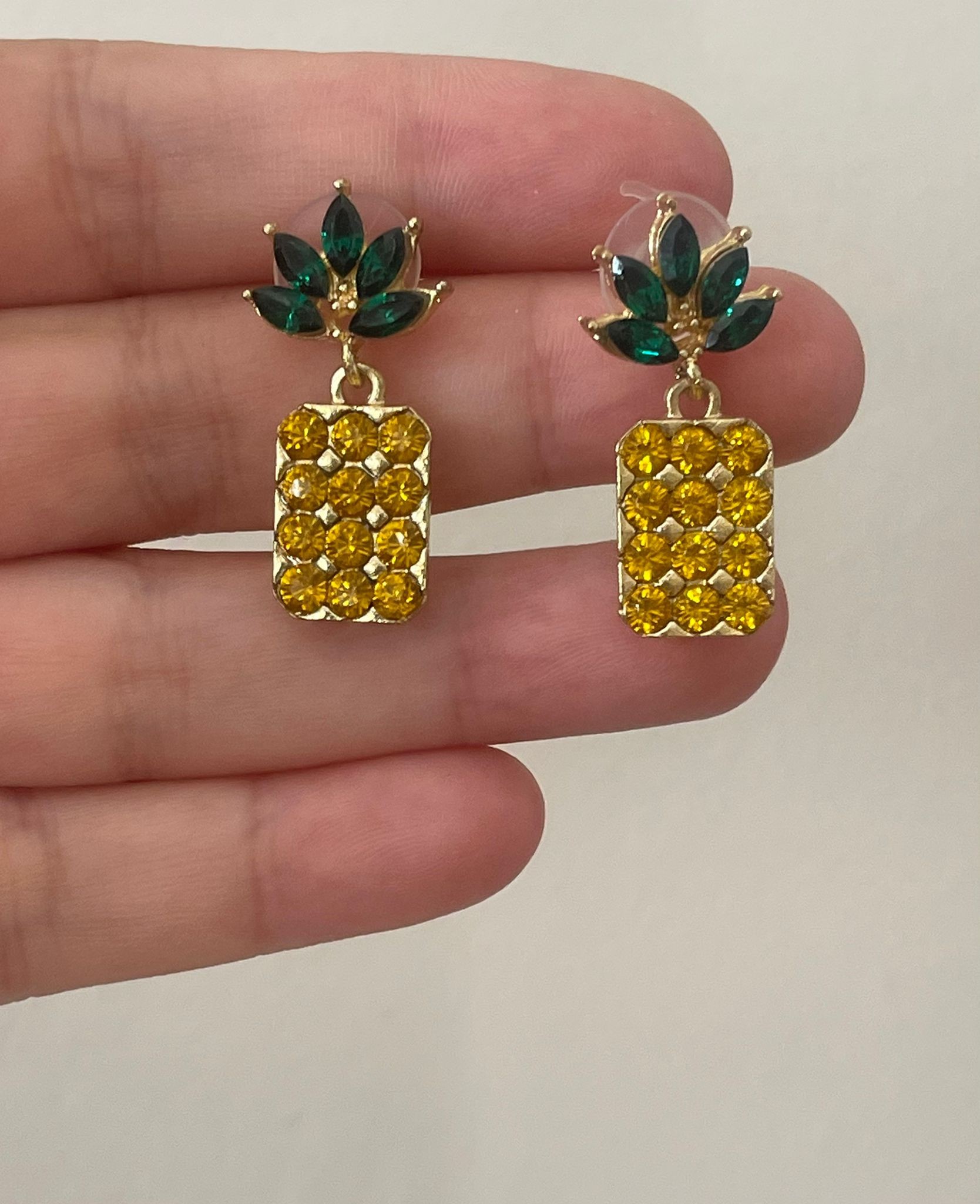 Ananas Taşlı Küpe