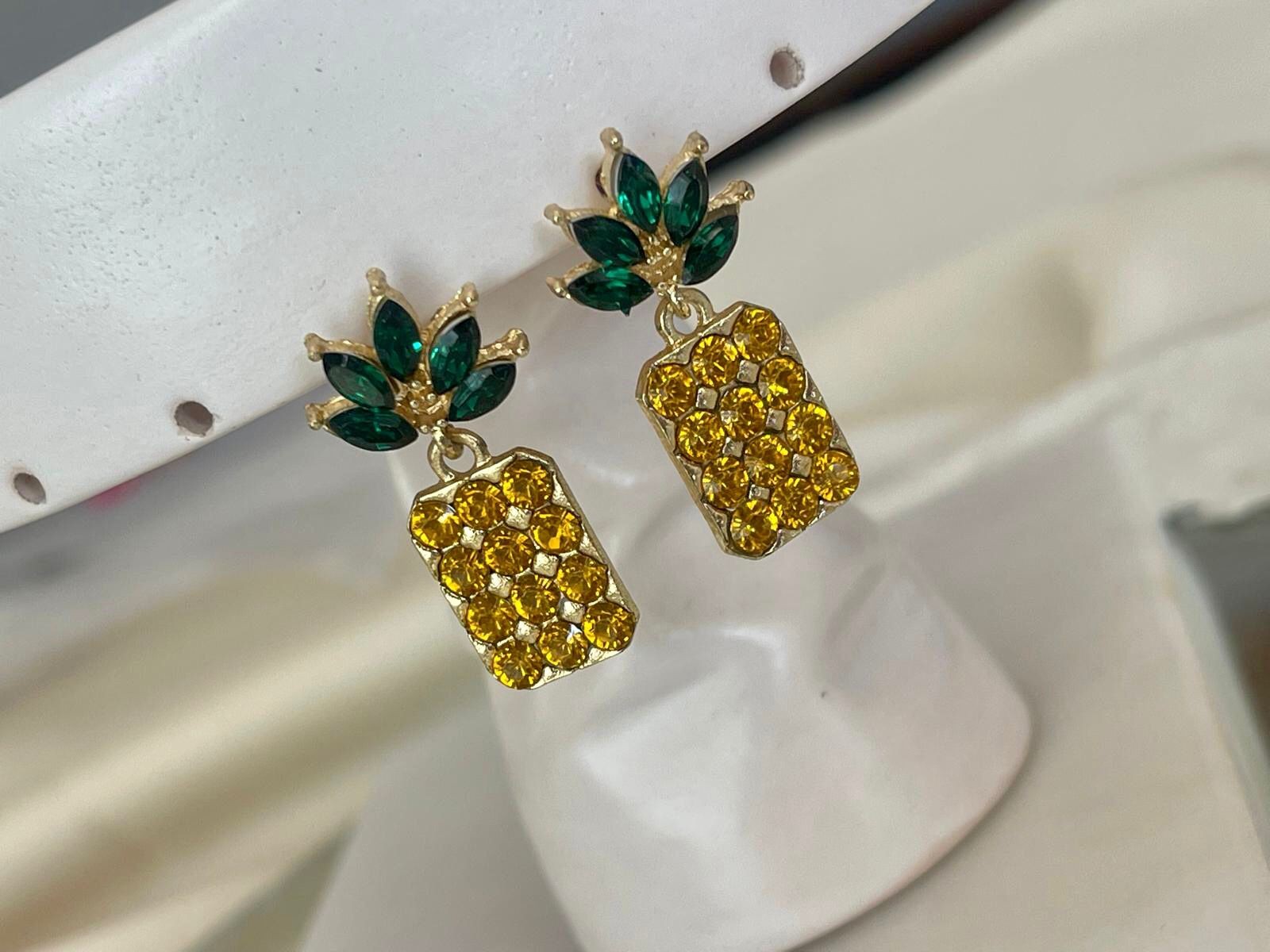 Ananas Taşlı Küpe