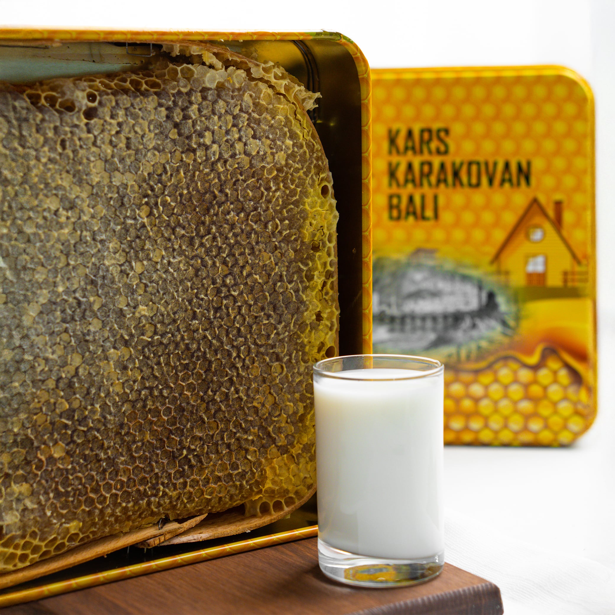 Organik İbiş Karakovan Petek Balı 1.550-1800gr
