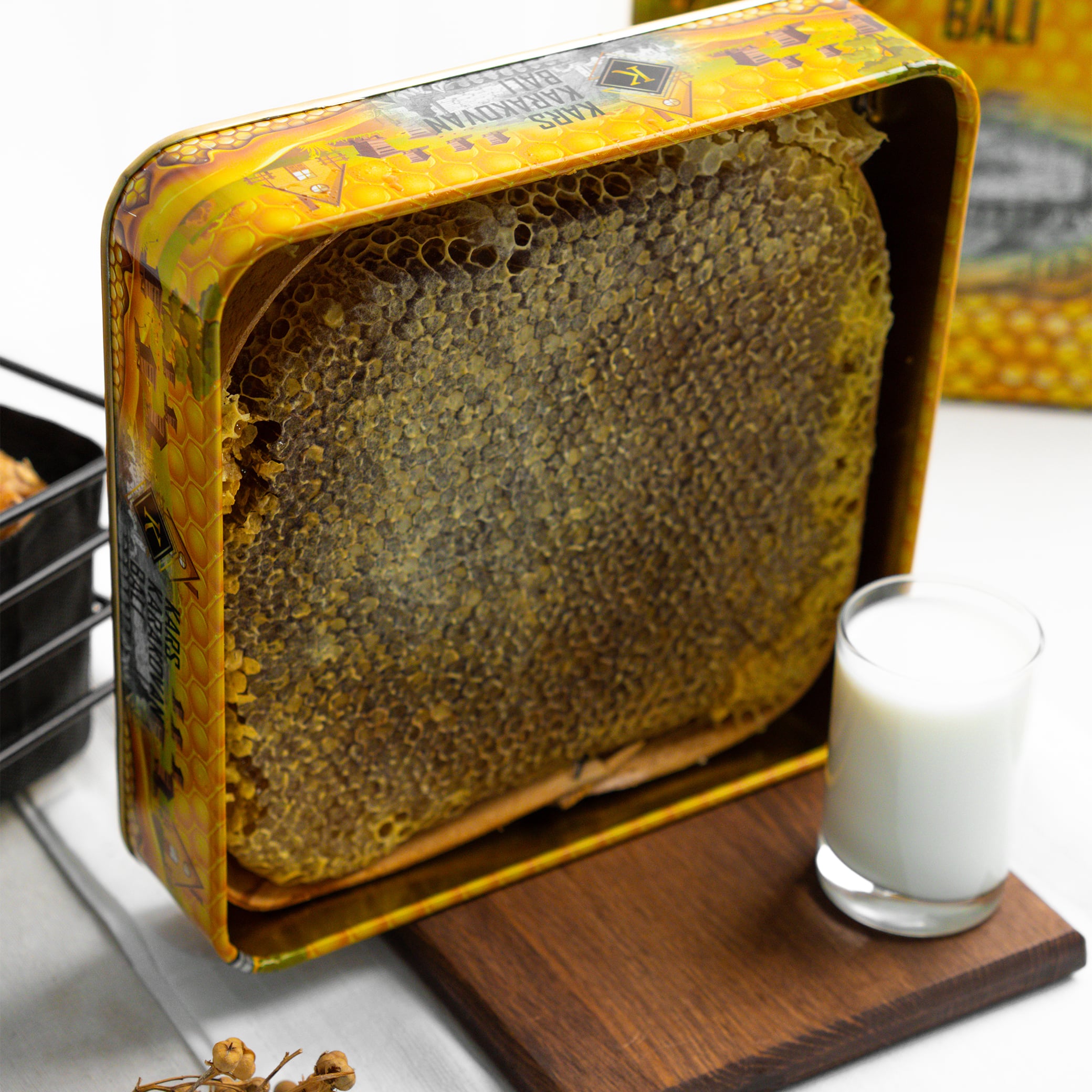 Organik İbiş Karakovan Petek Balı 1.550-1800gr