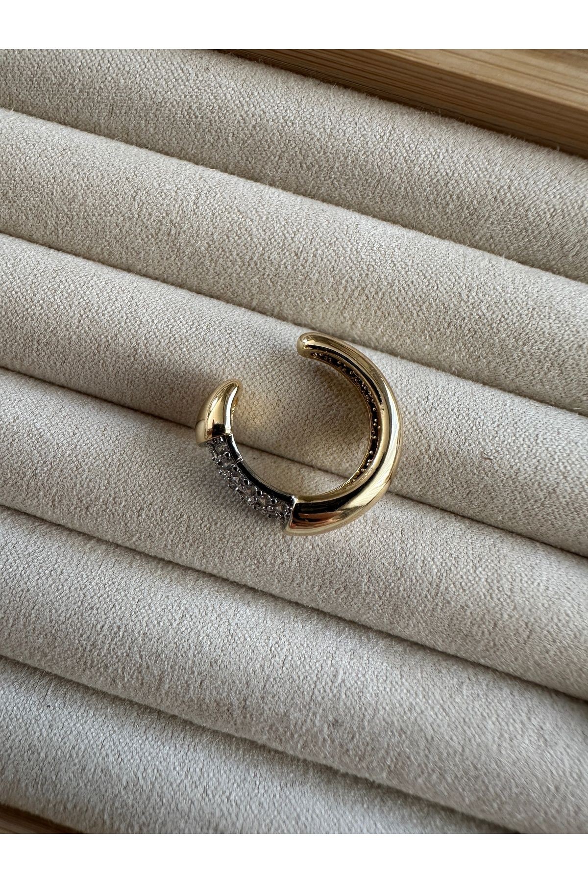 Gold Zirkon Taşlı Kıkırdak Küpe Earcuff