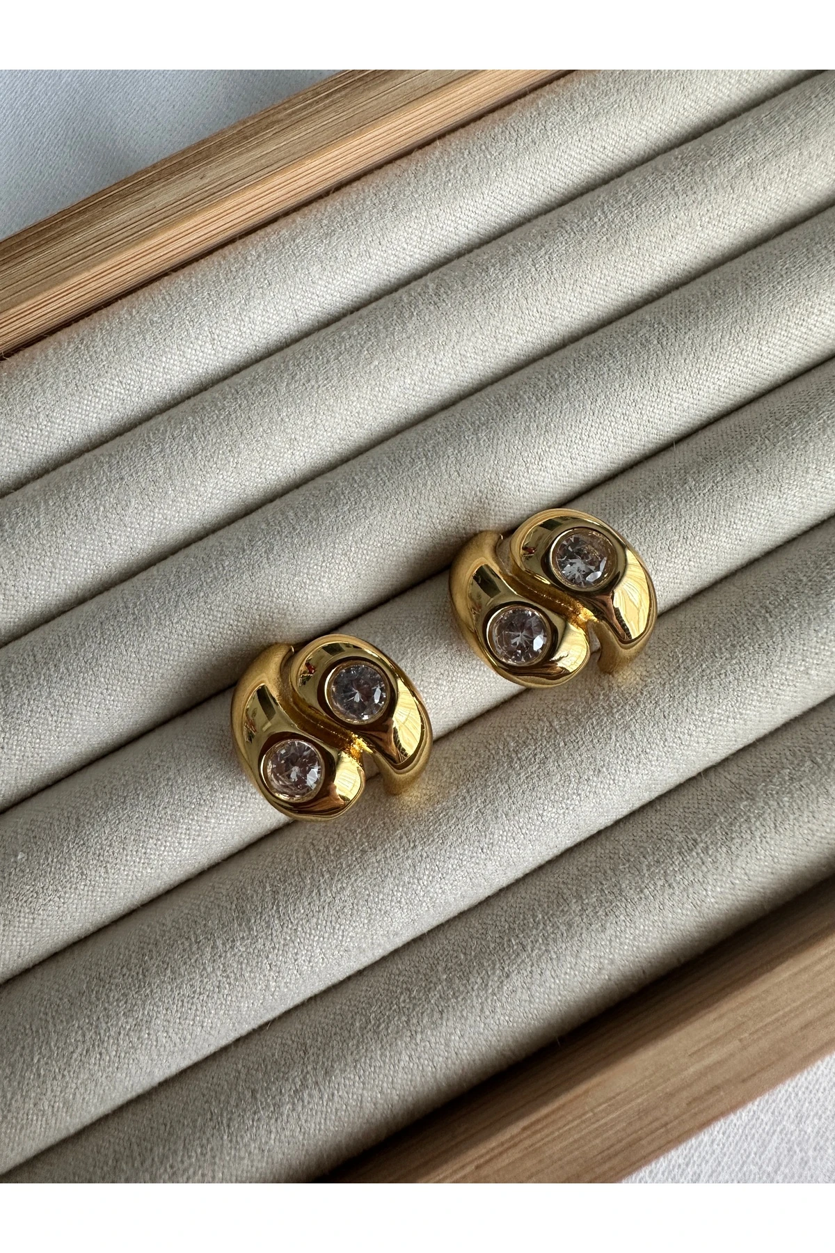 Gold Çelik Çift Taşlı Küpe