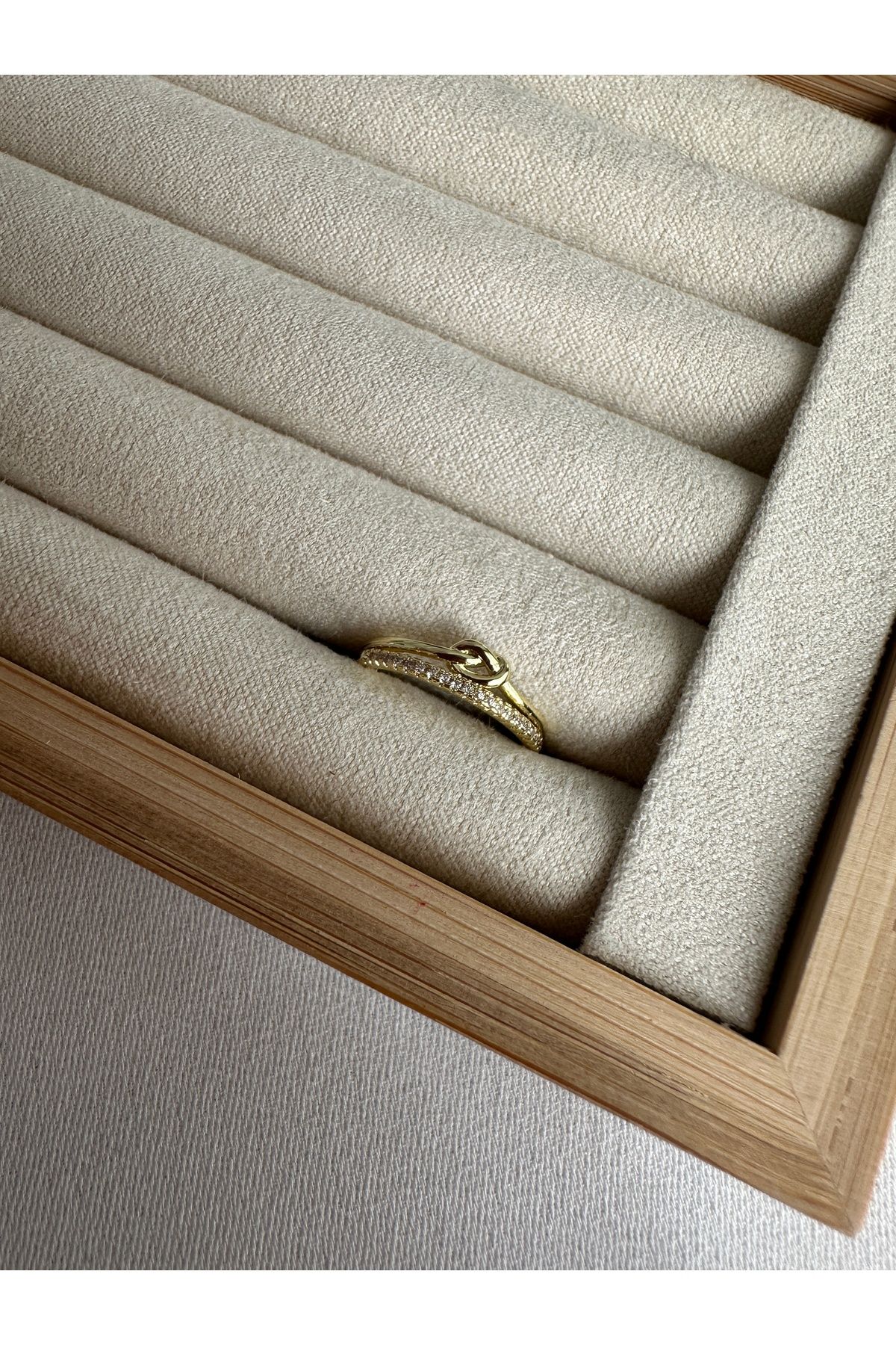 Düğüm Detaylı Serçe Parmak Yüzüğü