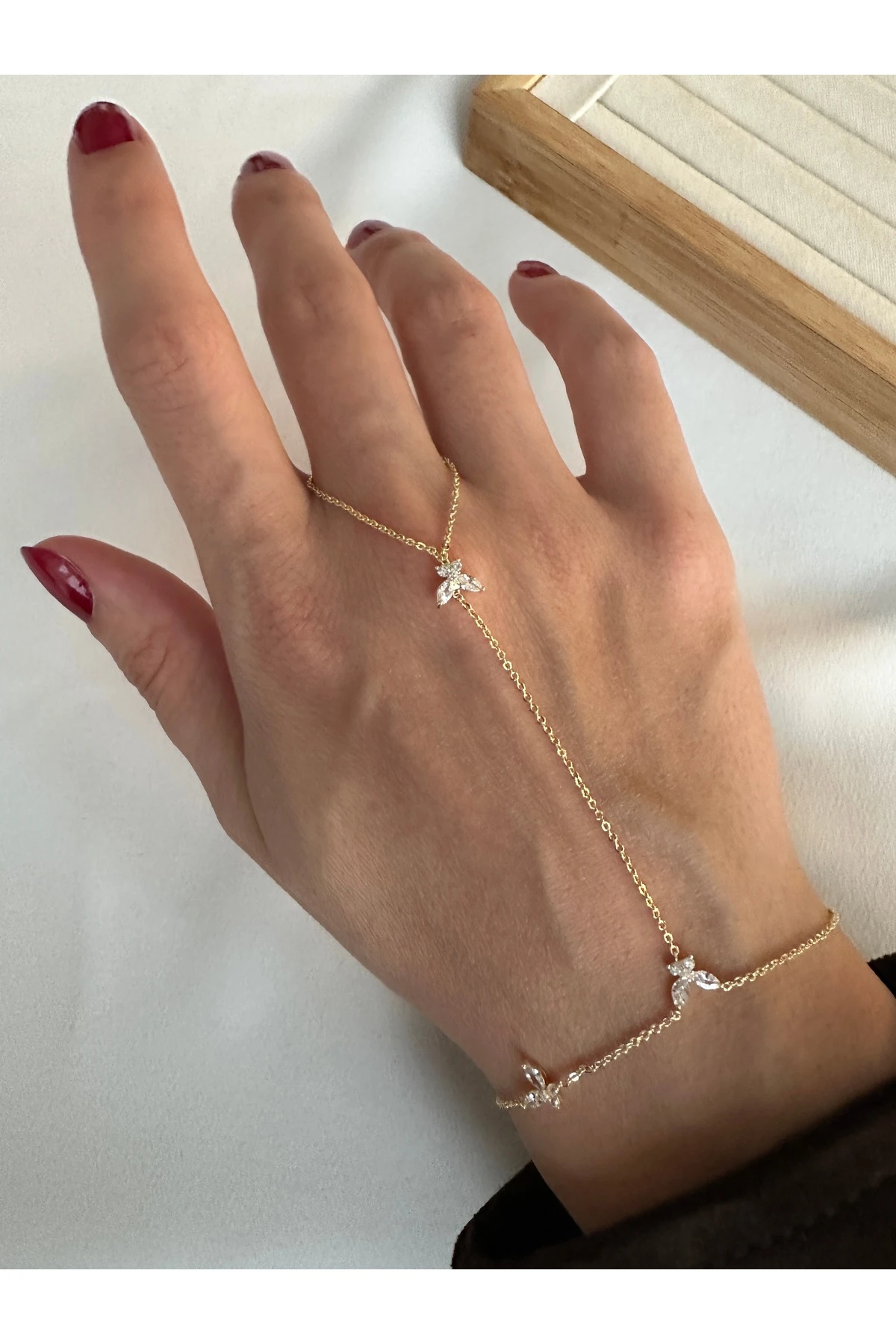 Minik Kelebekli Şahmeran