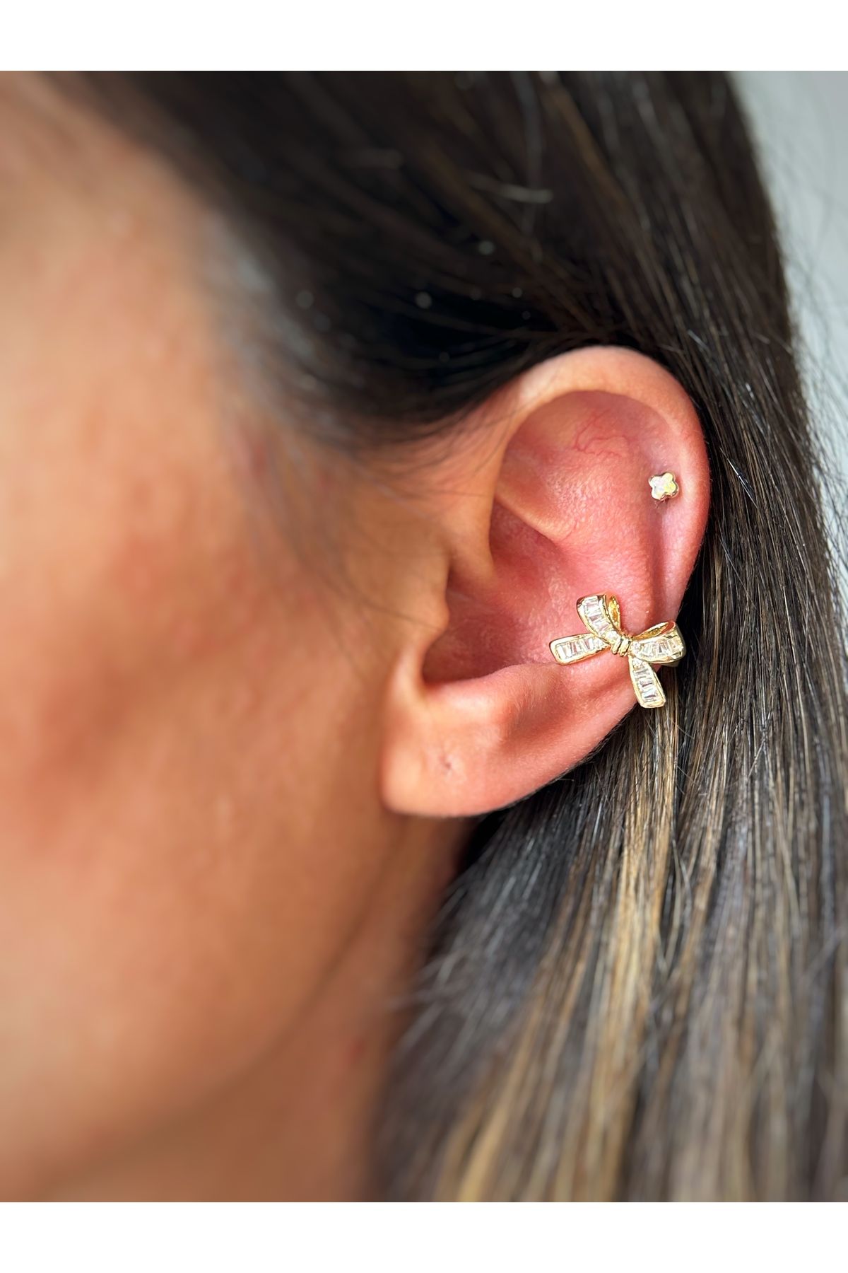 Gold Baget Taşlı Kurdele Kıkırdak Küpe Earcuff