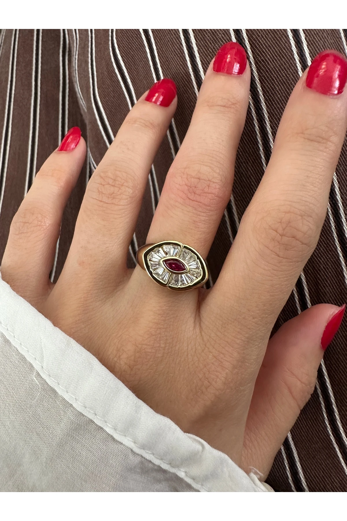 Baget Taşlı Fuşya Göz Yüzük