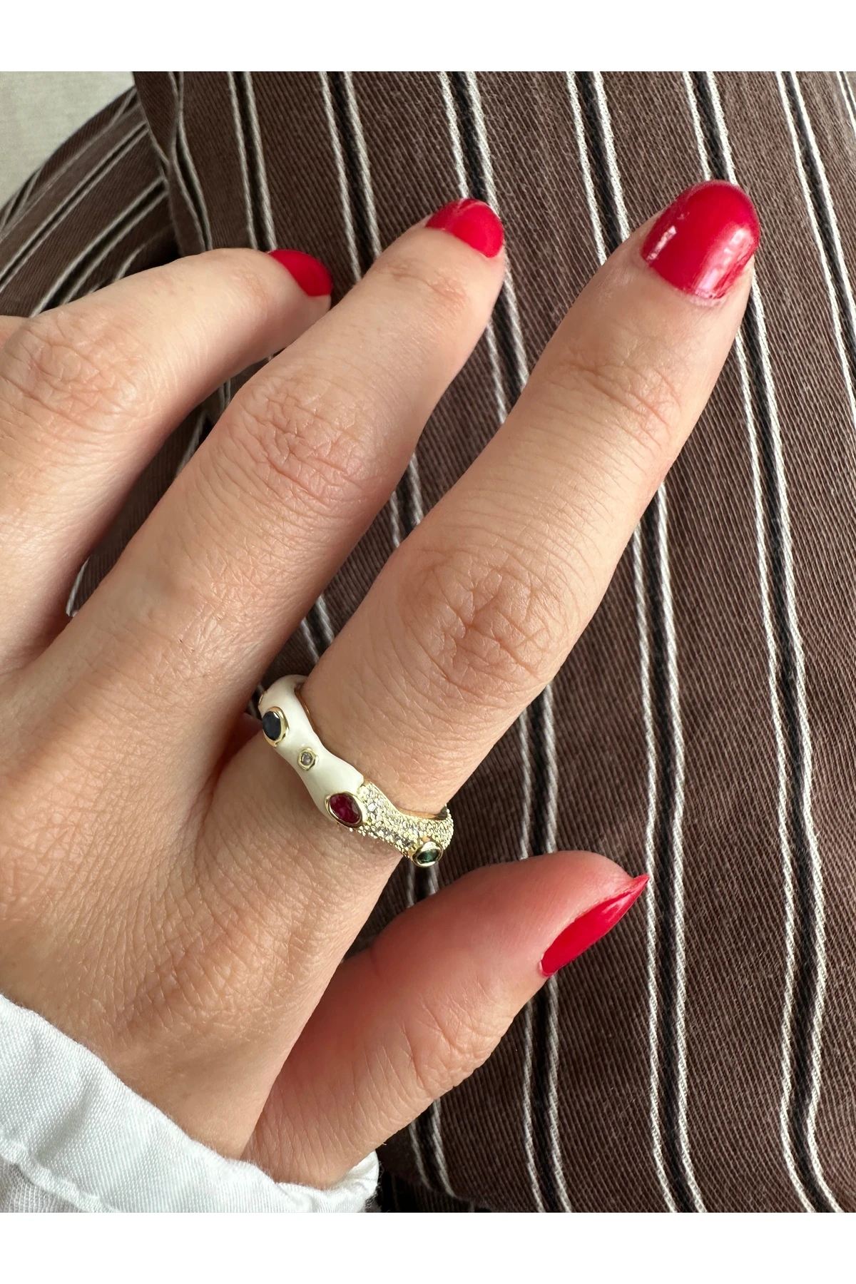 Beyaz Yarı Mineli&Taşlı Renkli Gold Yüzük