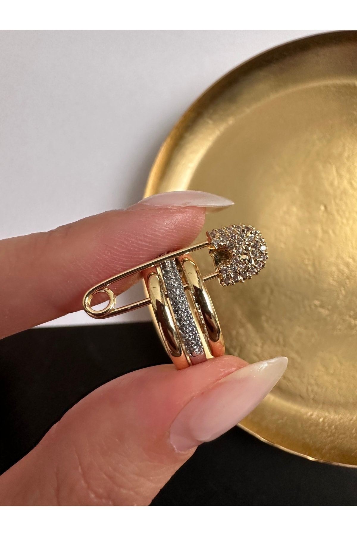 Zirkon Taşlı Çengelli Iğne Detaylı Kıkırdak Küpe Earcuff