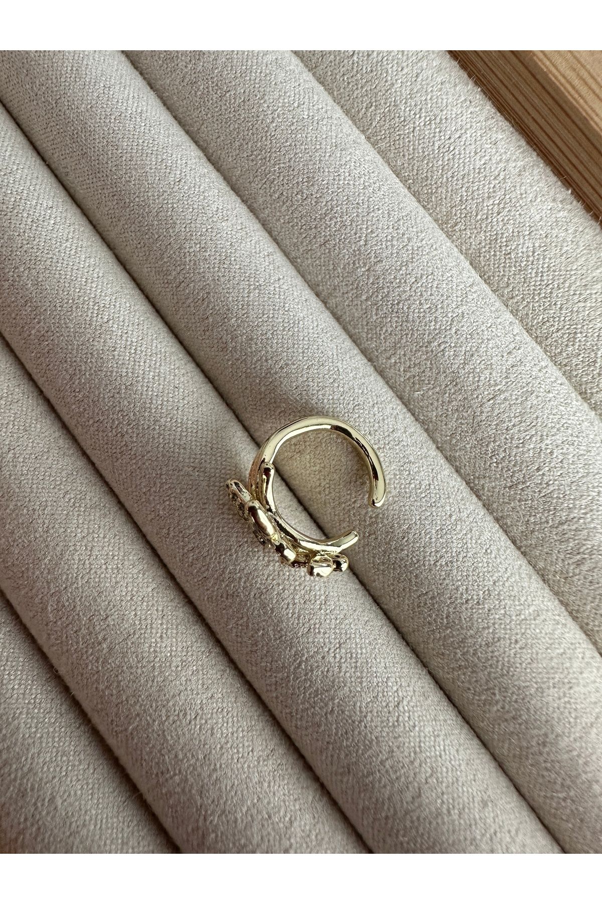 Gold Çift Kelebekli Taşlı Kıkırdak Küpe Earcuff