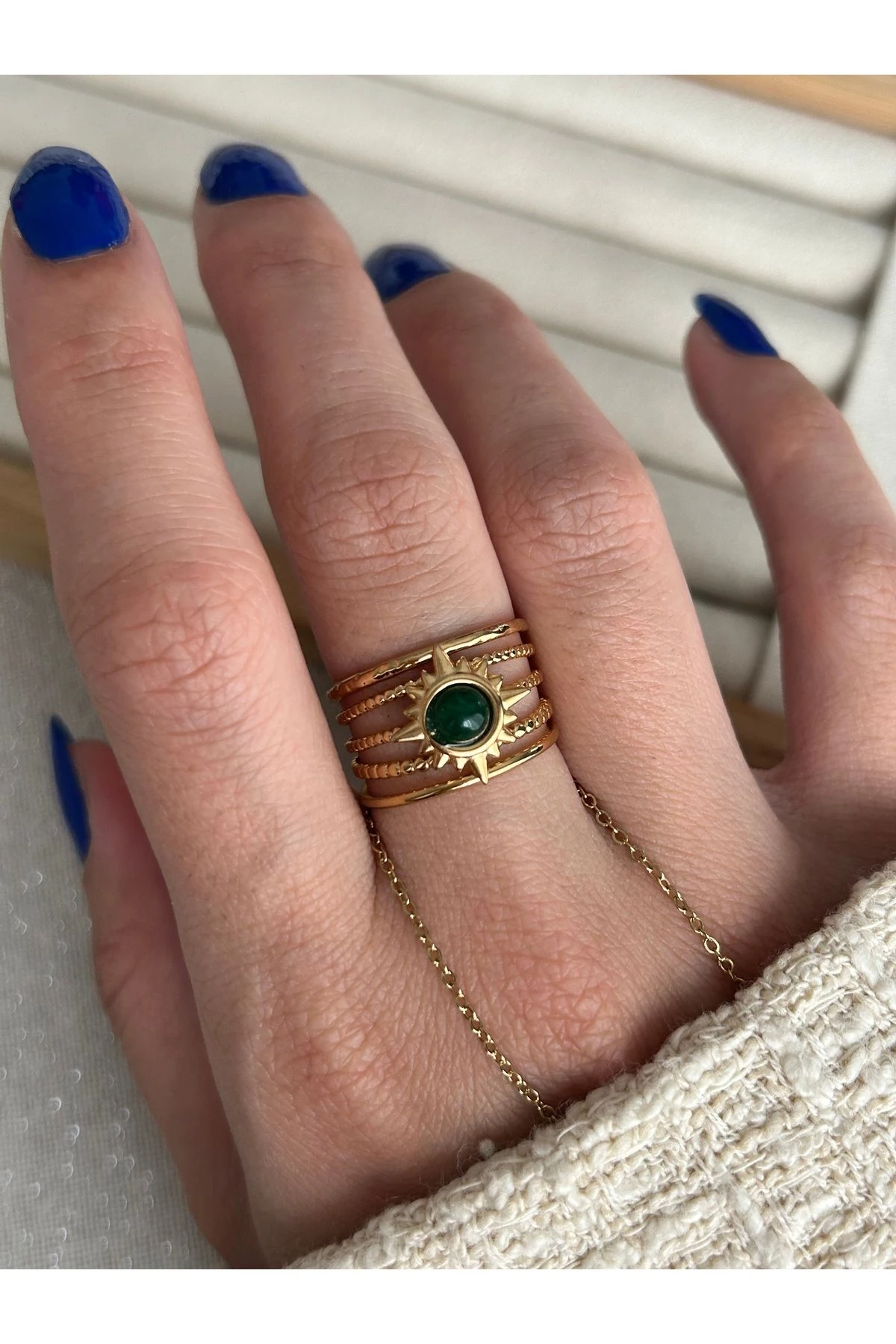 Yeşil Taşlı Güneş Model Çelik Kararmaz Yüzük