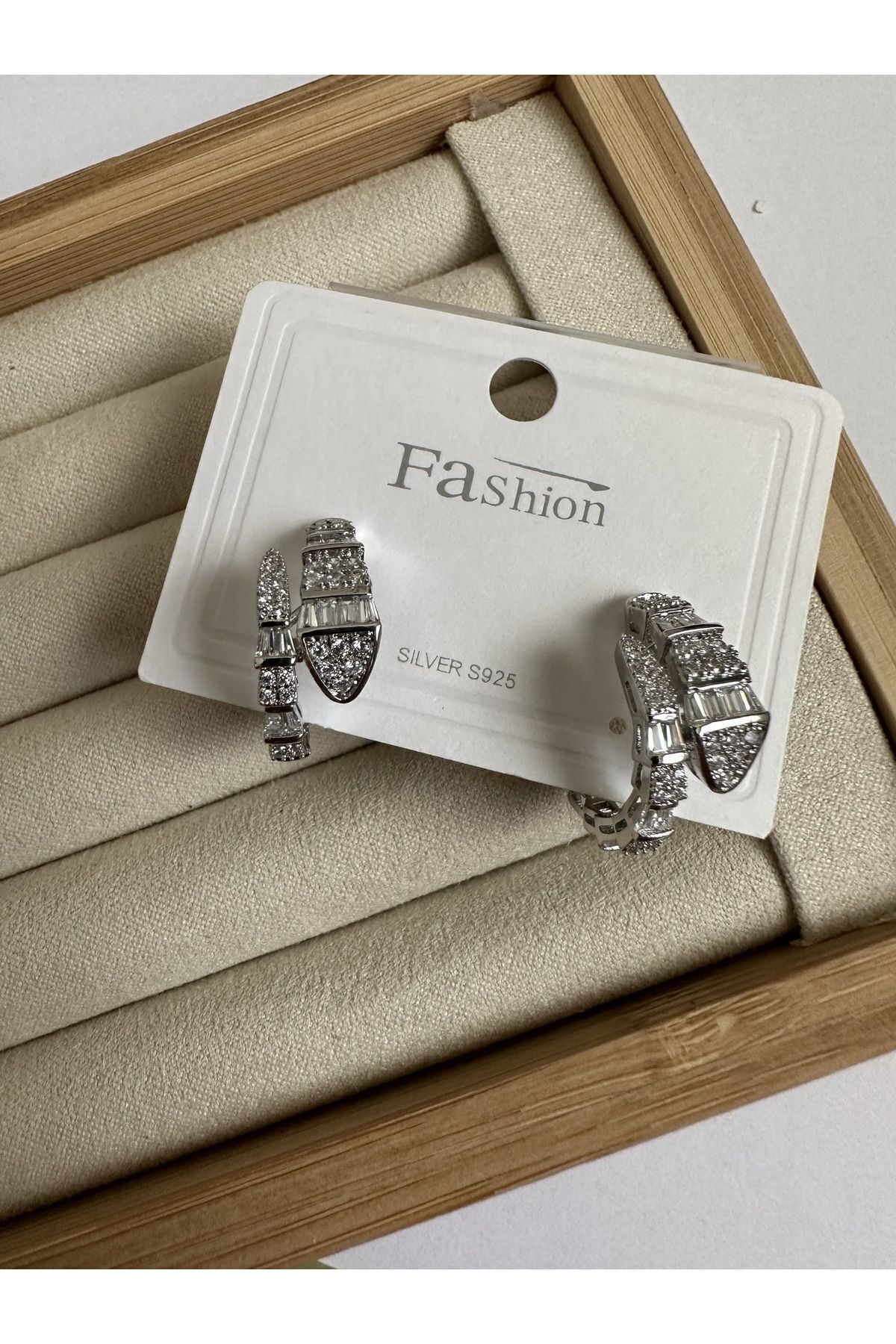 Baget Taşlı Sarmal Yılan Küpe