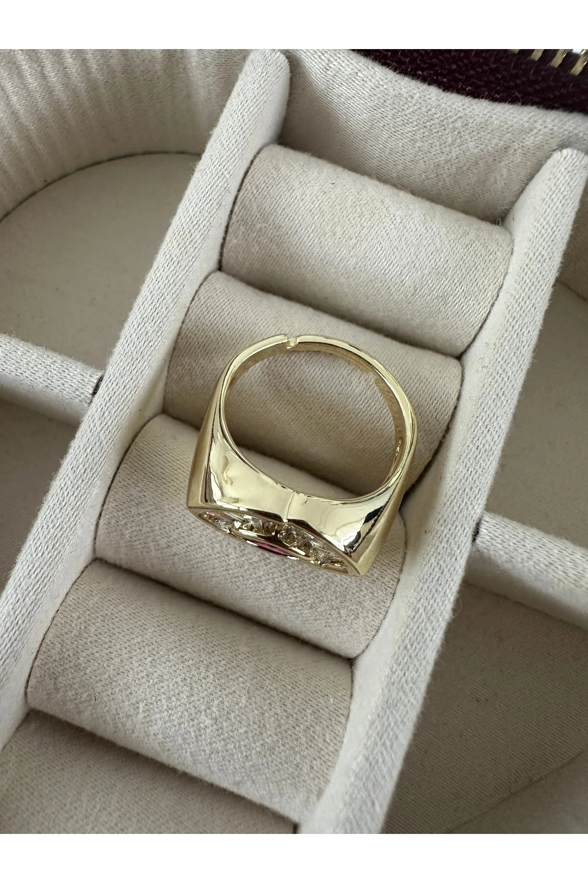 Baget Taşlı Fuşya Göz Yüzük