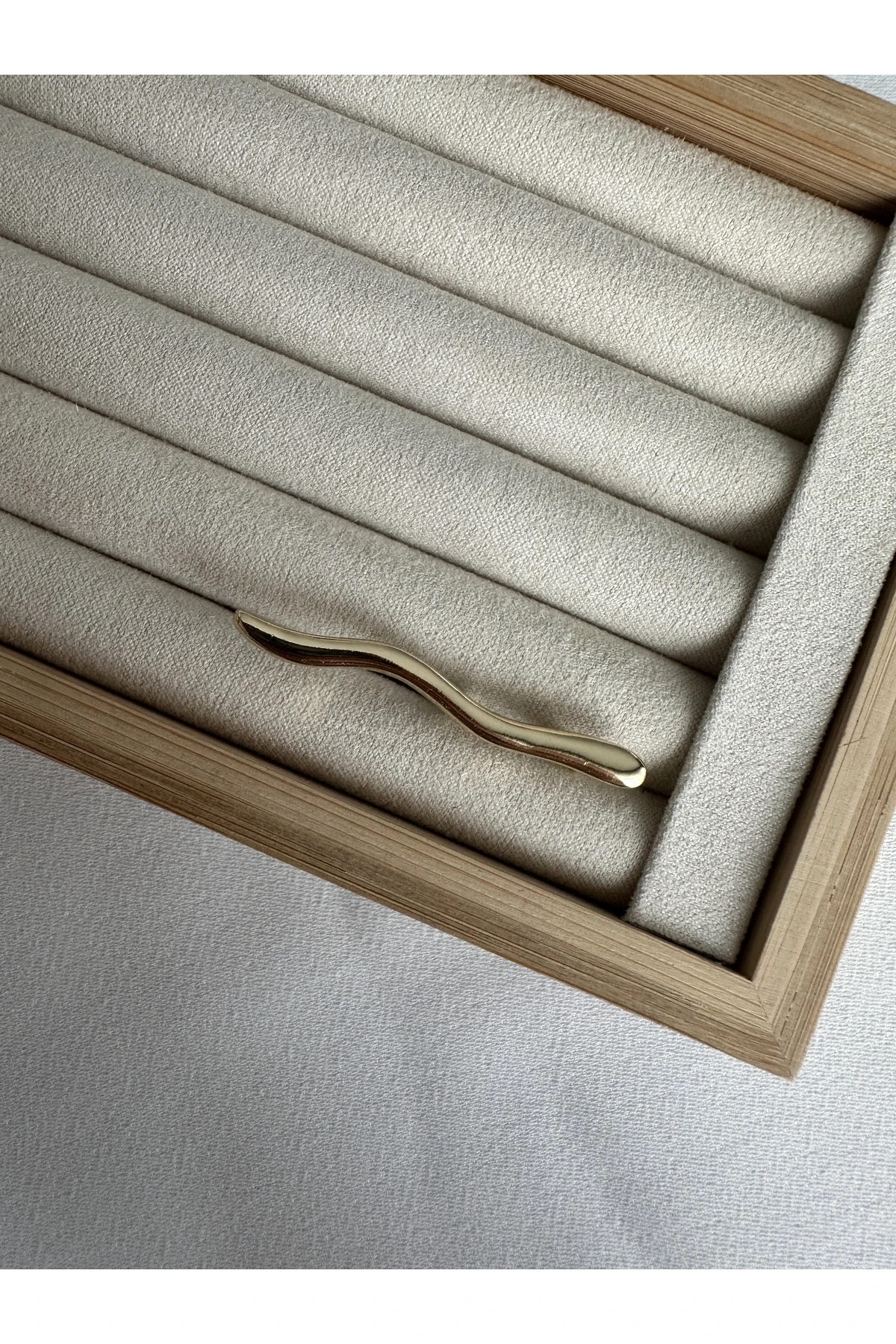 Gold Dalgalı Serçe Parmak Yüzüğü